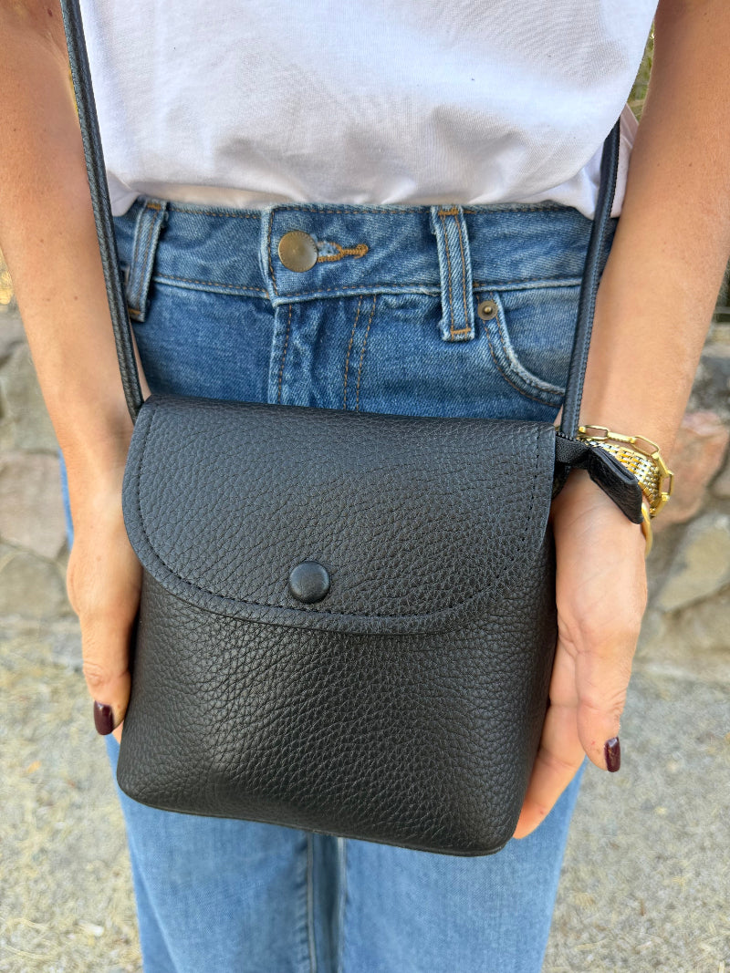 Cartera de hombro en efecto cuero graneado negro