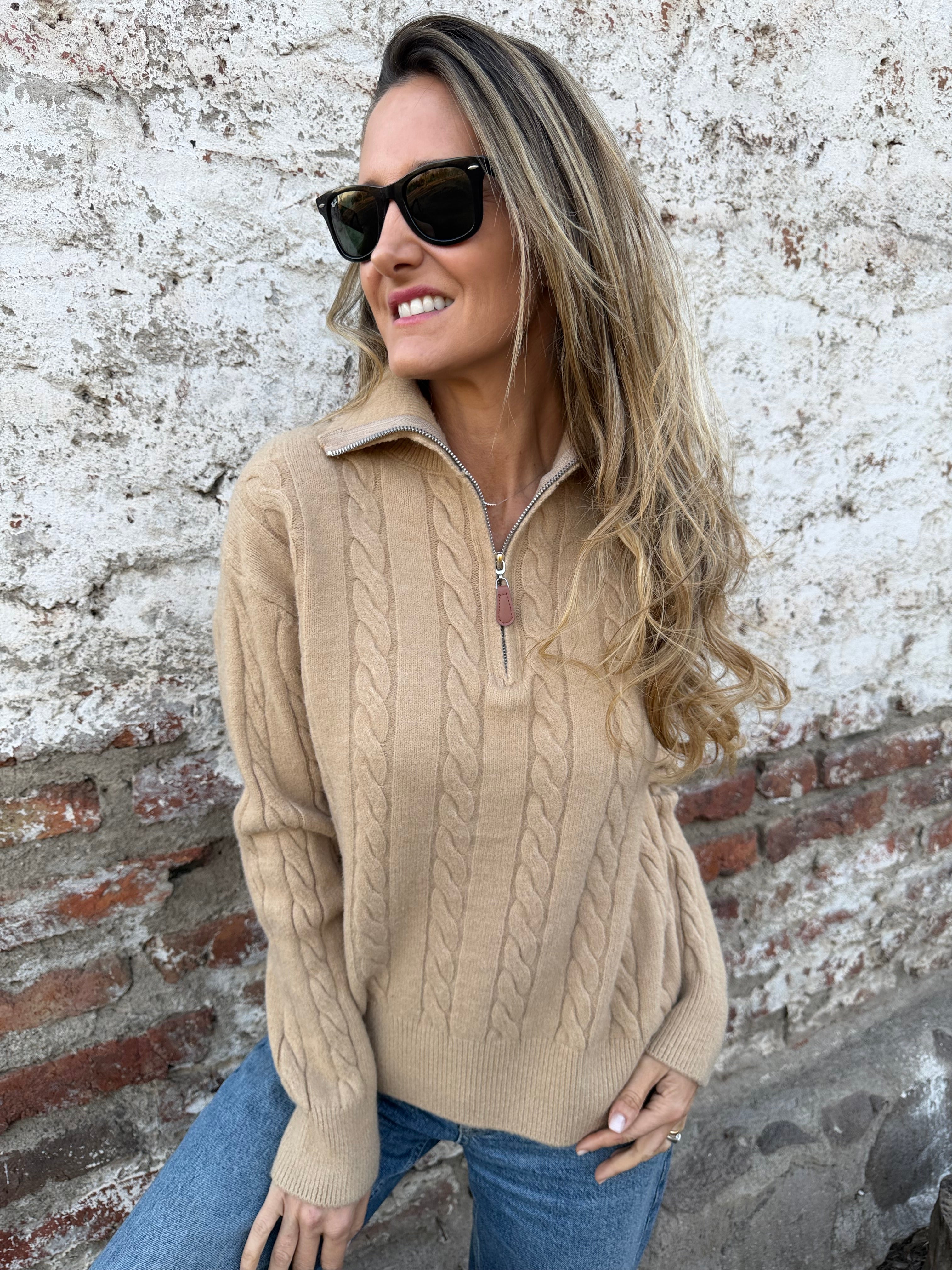 Chaleco medio cierre beige