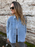 Chaqueta bluejean tachas celeste