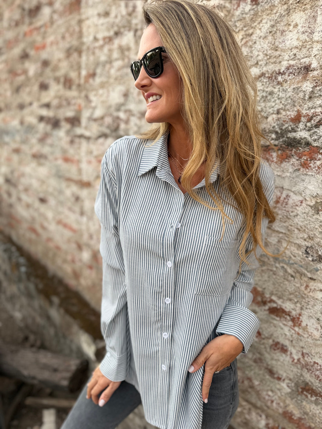 Blusa líneas delgadas azul