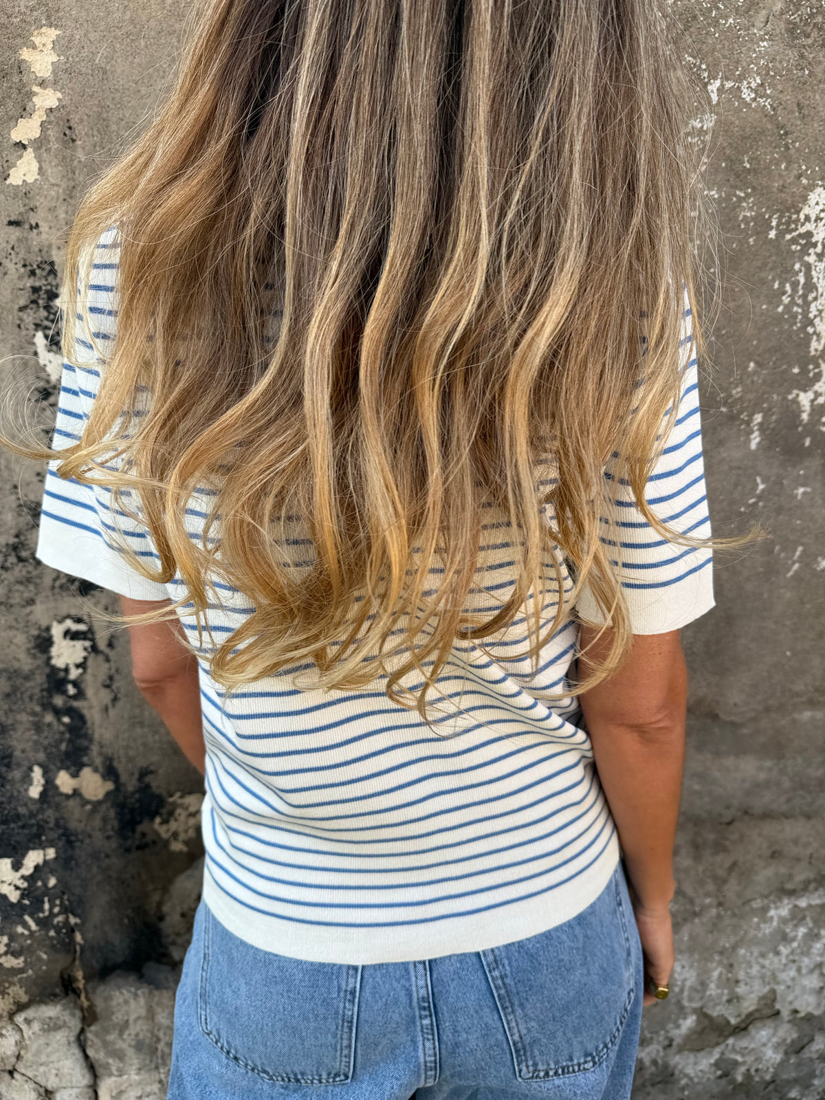 Polera hilo rayada celeste cuellito