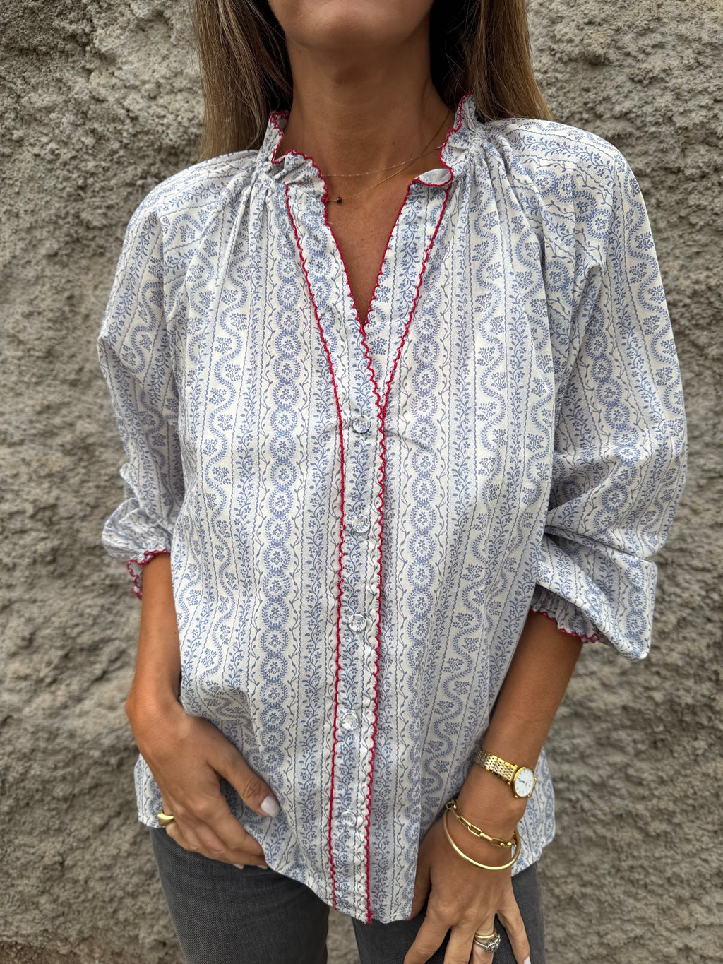 Blusa diseños y manga globo azul