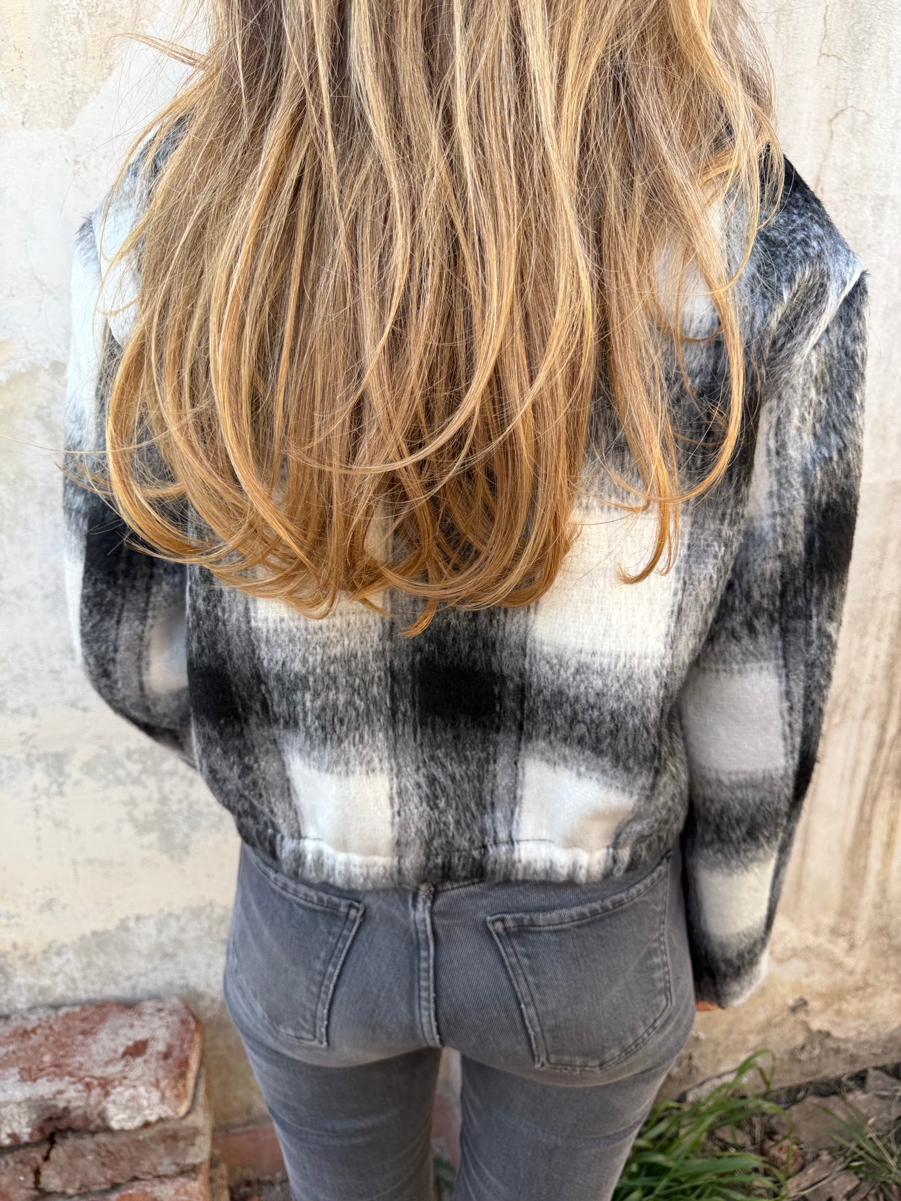 Chaqueta paño peludo escocés blanca