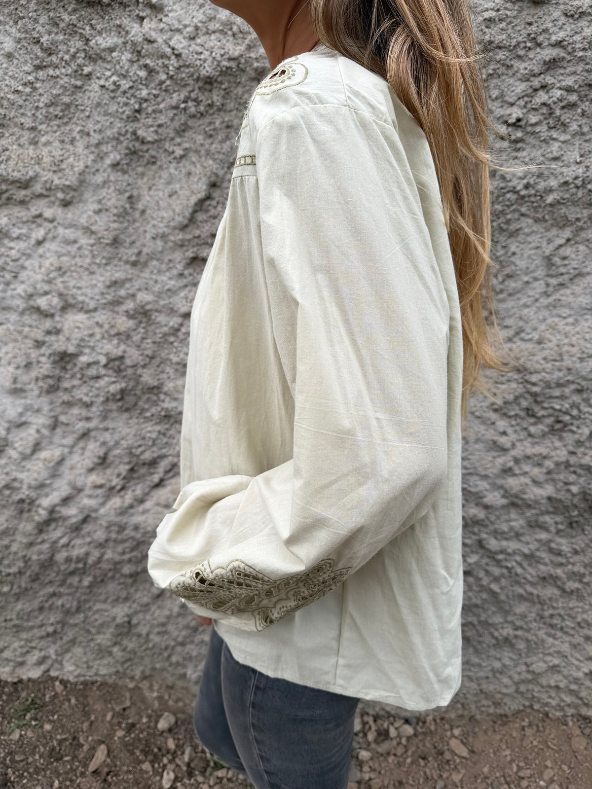 Blusa botoncitos coqueta broderie verde claro