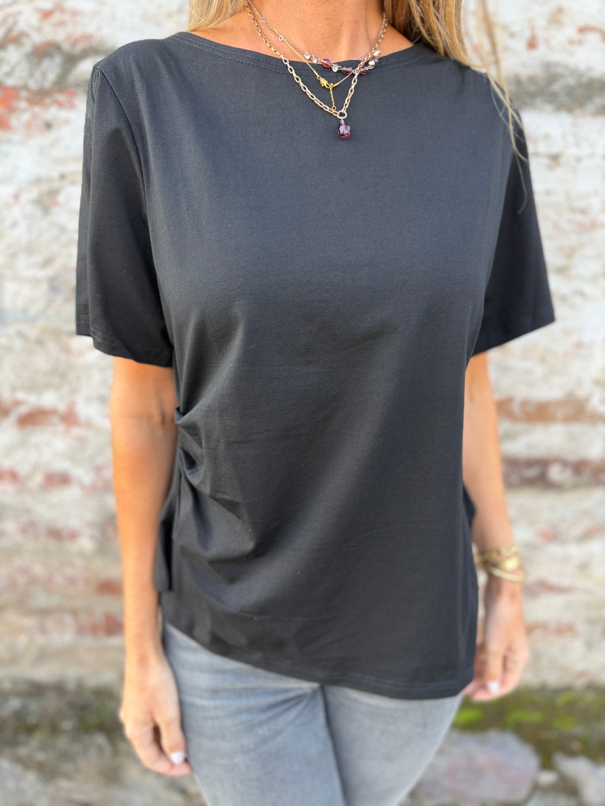 Polera largo irregular negra