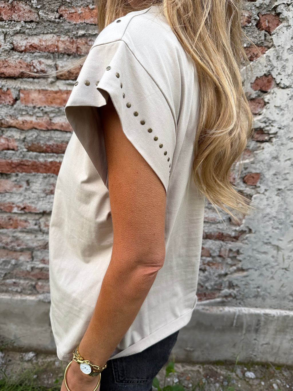 Polera tachitas beige