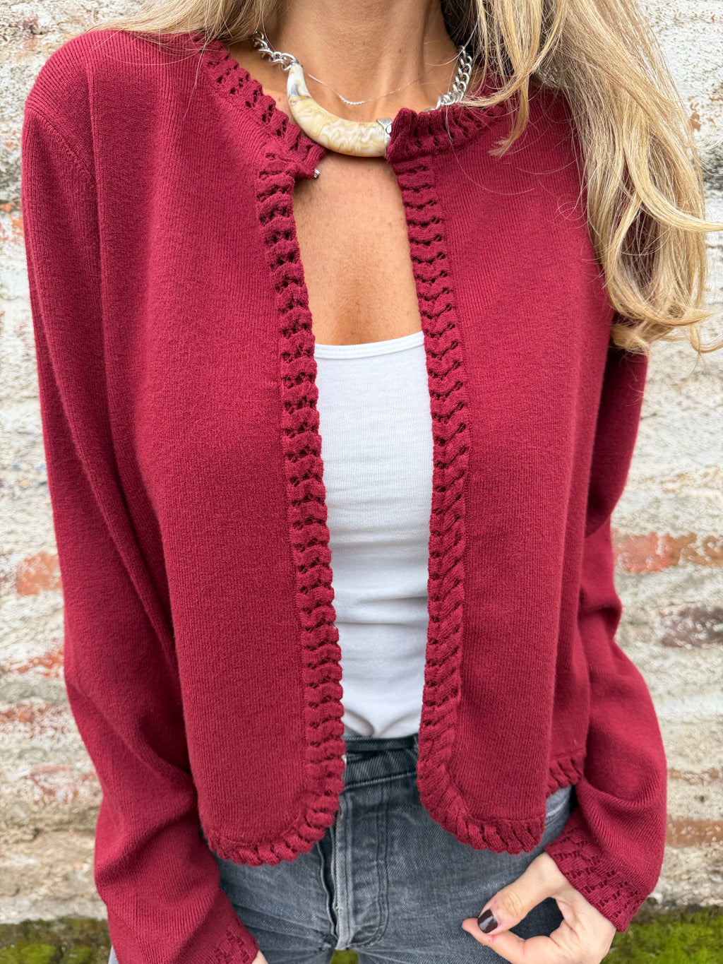 Chaquetita tejida detalles roja italiana