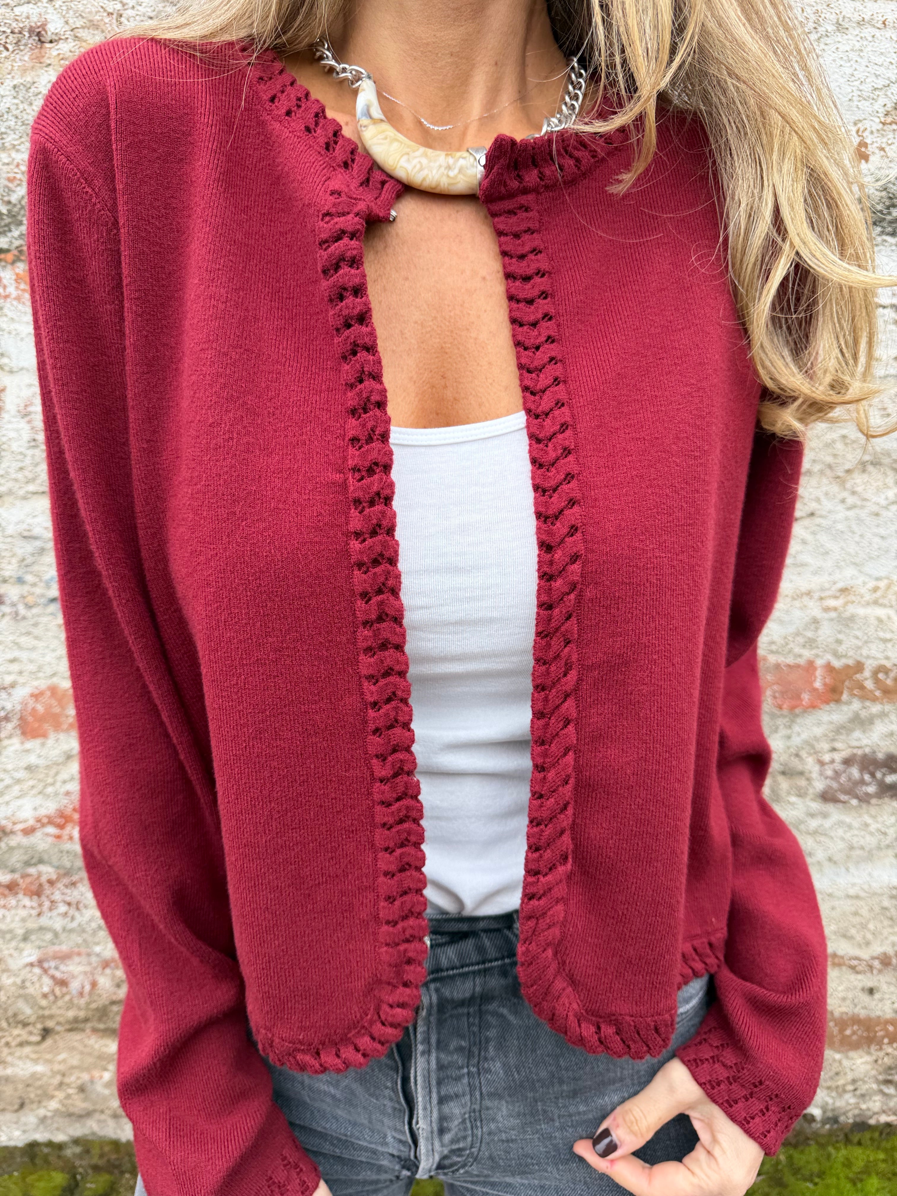 Chaquetita tejida detalles roja italiana