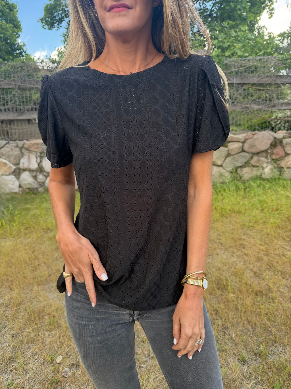 Polera lycra detalles mangas negra