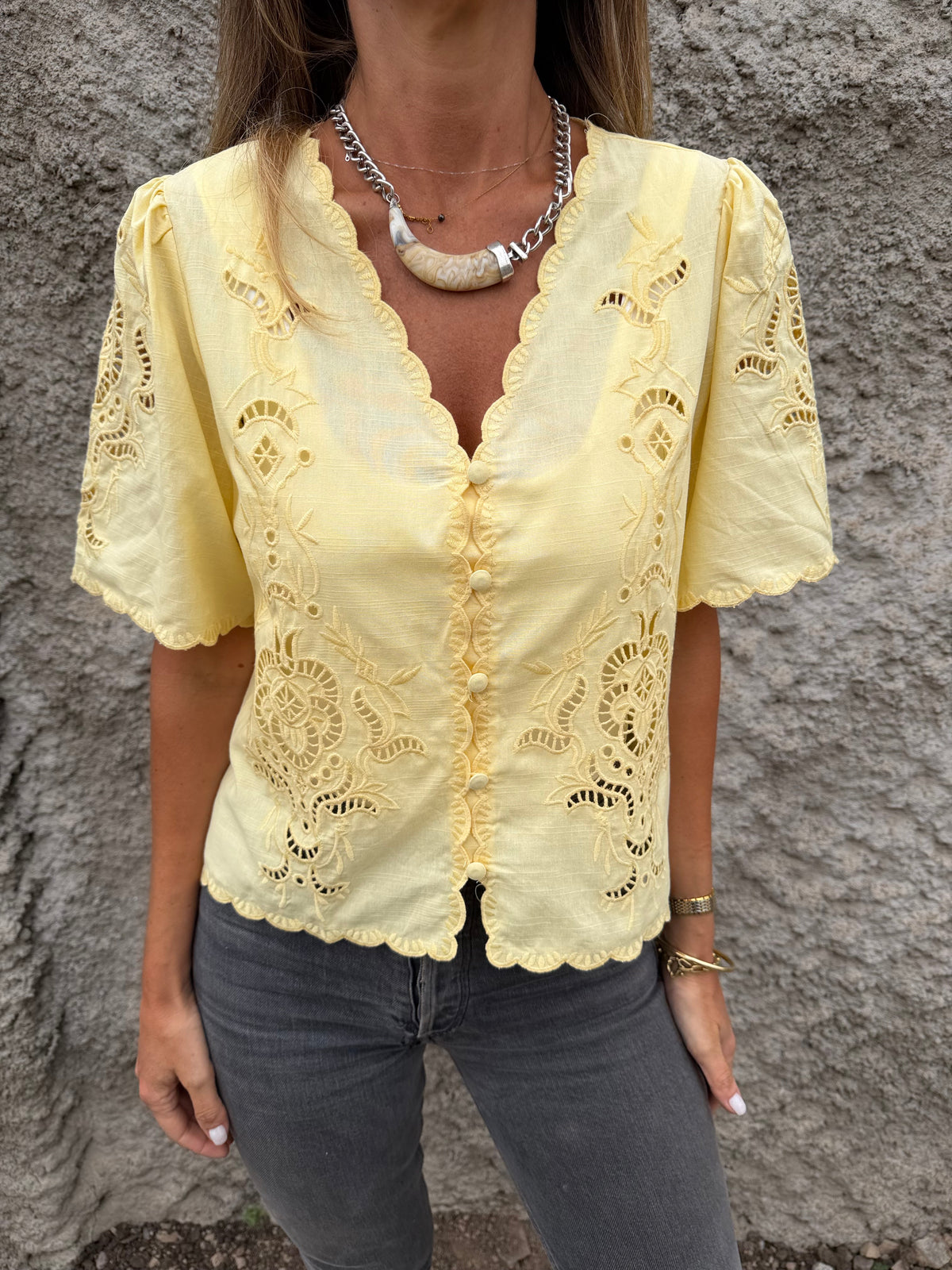 Blusa broderie completa amarilla