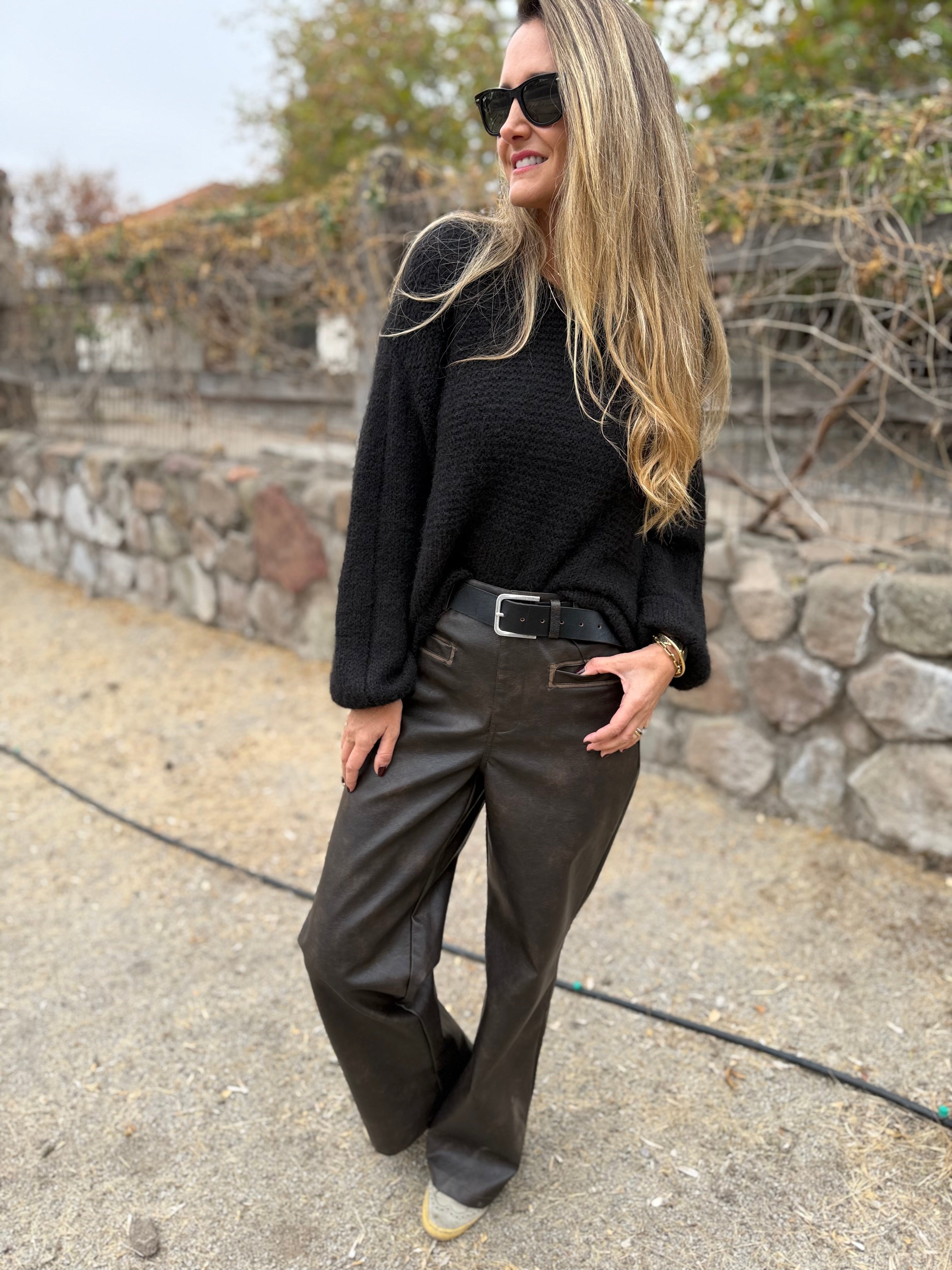 Pantalón ecocuero desgastado premium opaco café