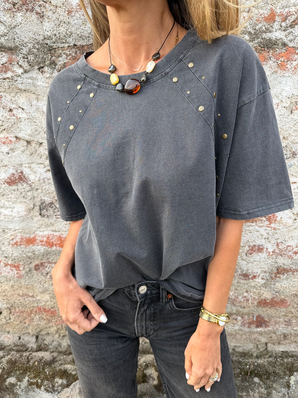 Maxxi polera tachas gris