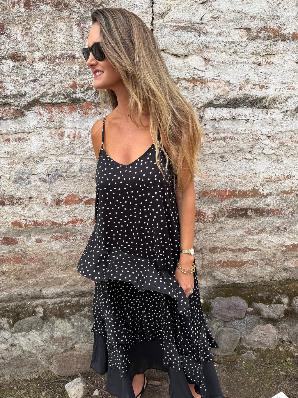 Vestido puntos y vuelos negro