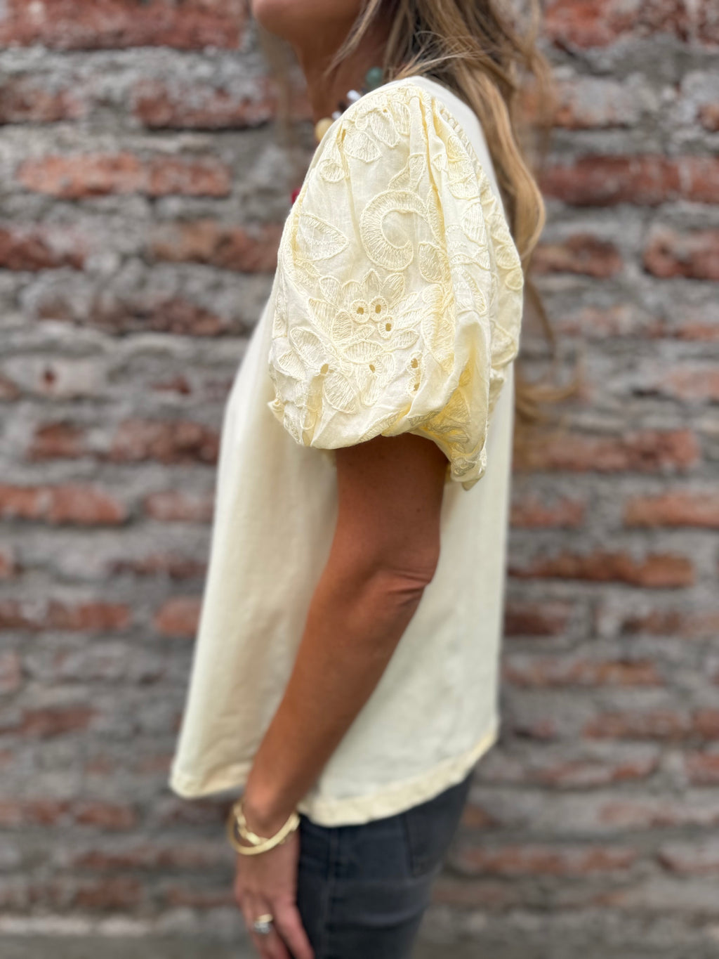 New polera algodón mangas broderie amarillo claro