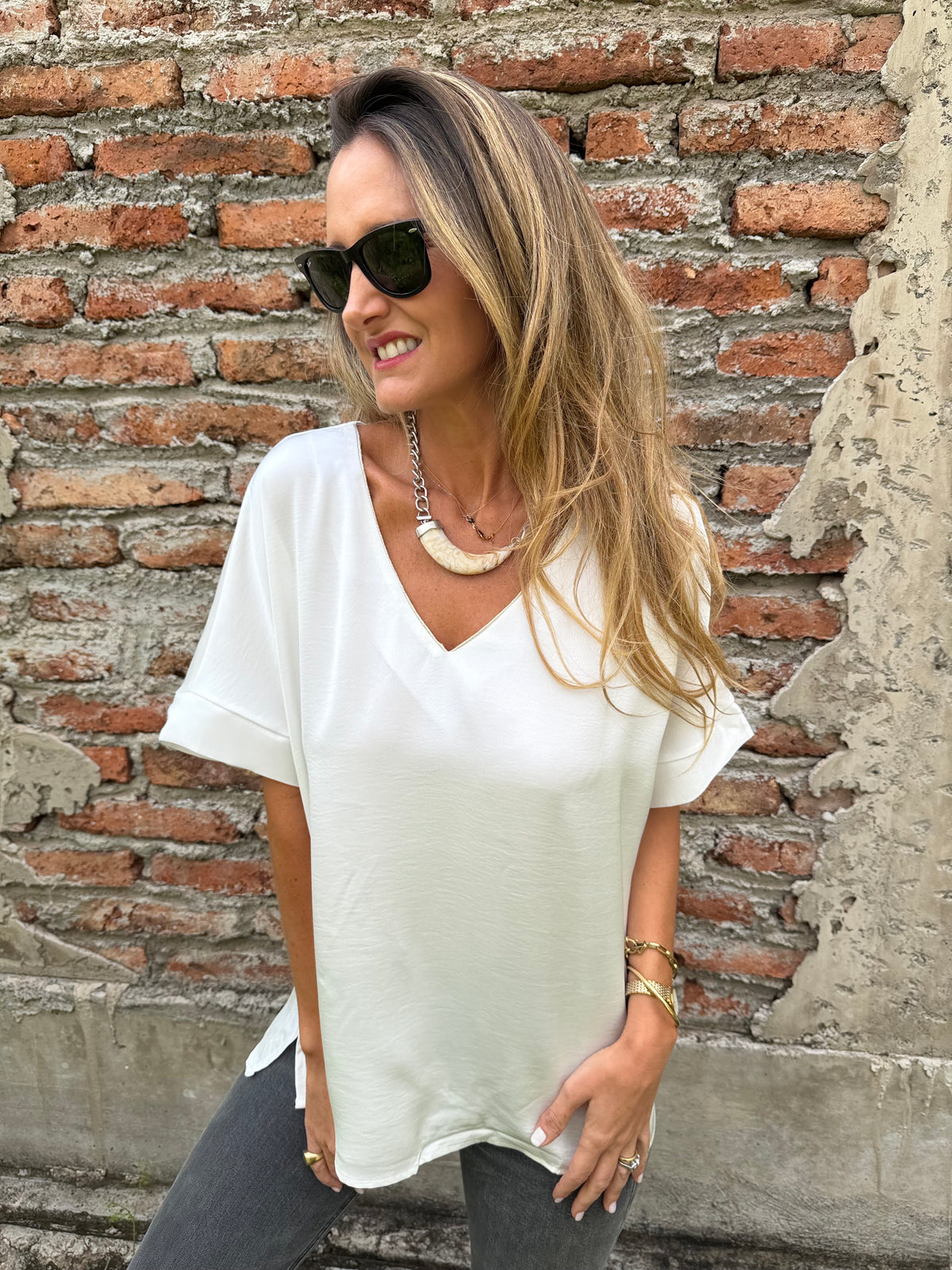 Maxxi blusa seda borde dorado blanca