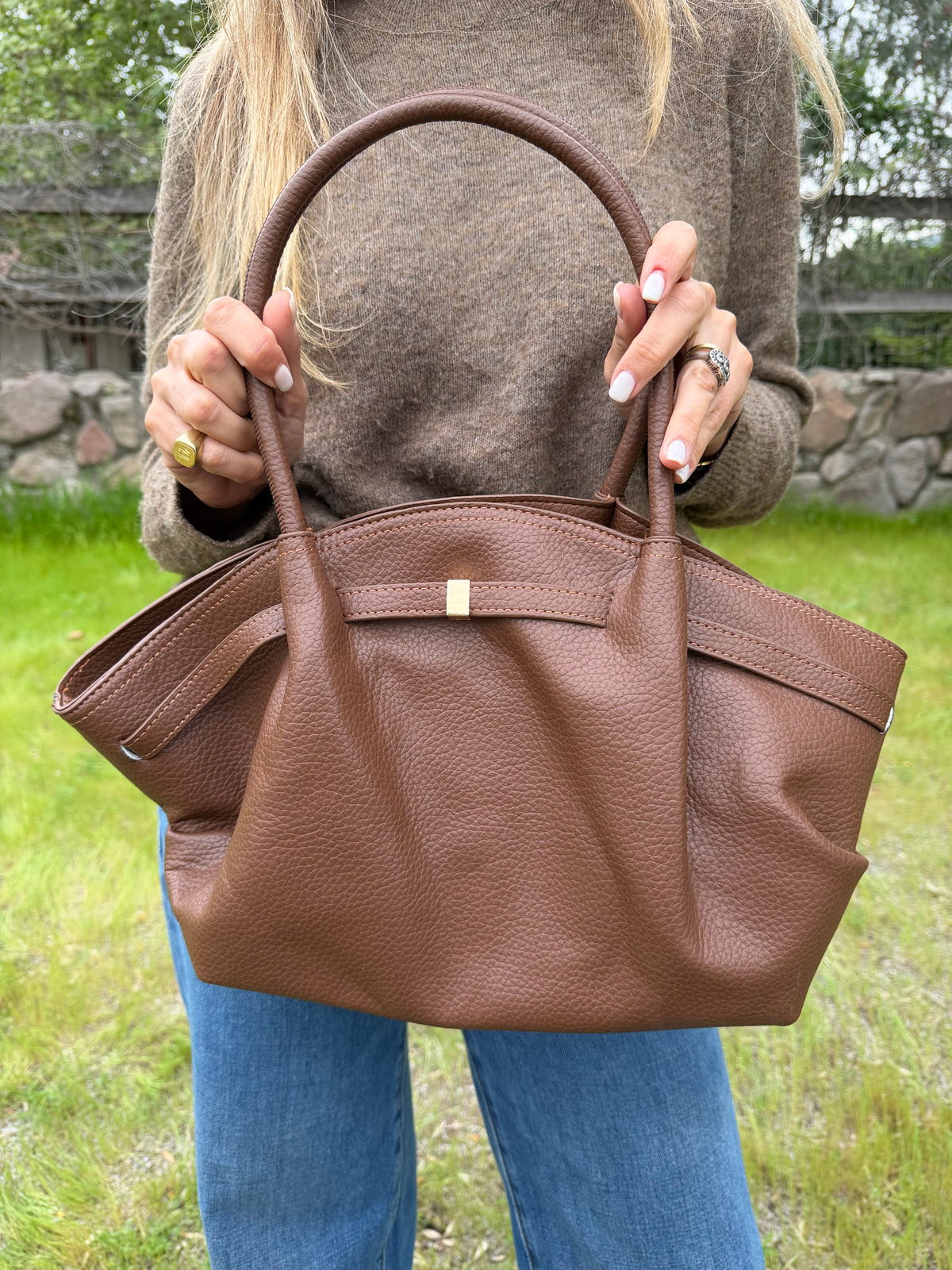 Cartera efecto cuero graneado maca café
