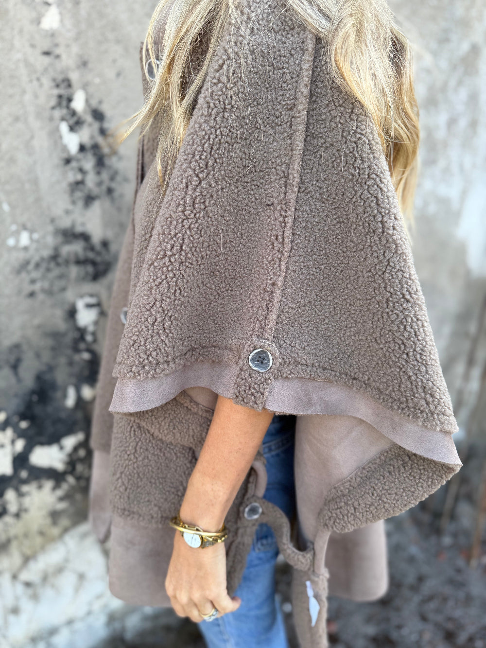 Poncho patagón taupe