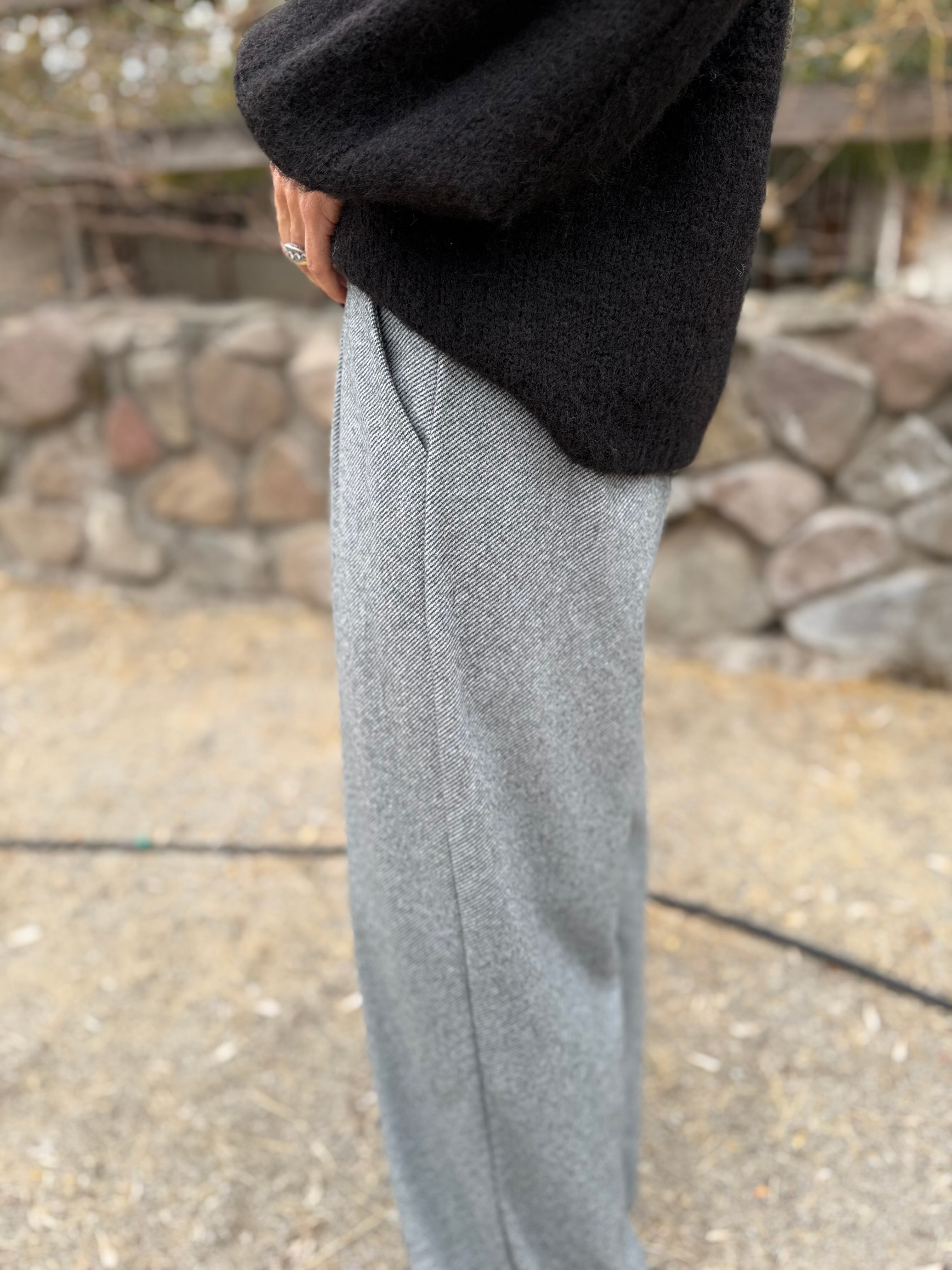 New Pantalón sastre gris