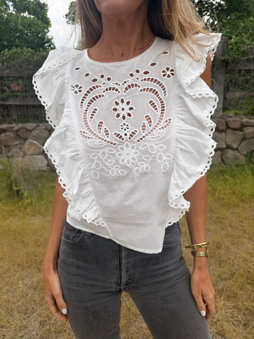 Blusita broderie y vuelitos blanca