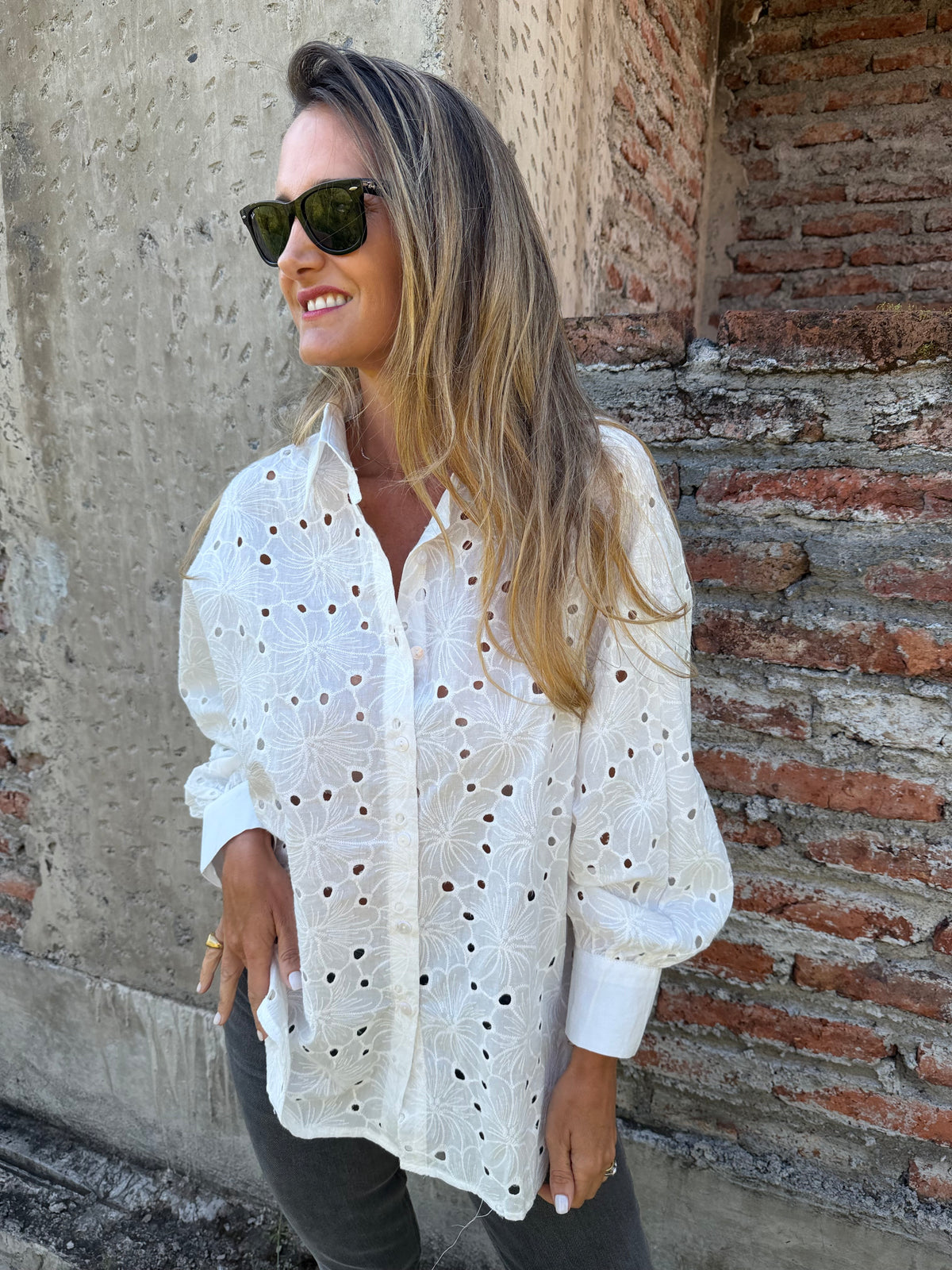 Blusón broderie total blanco