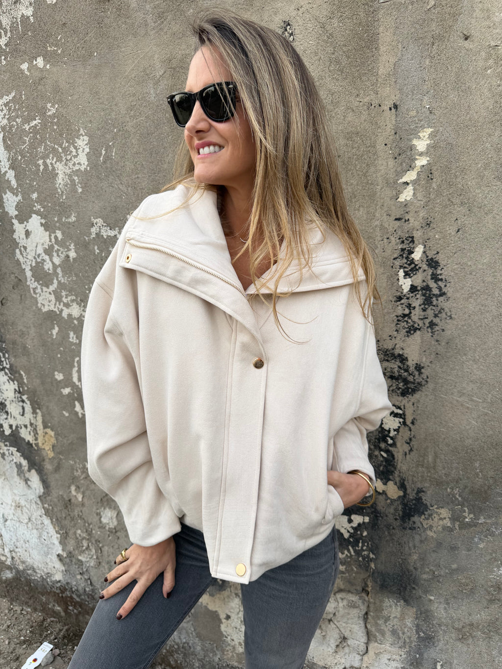 Chaqueta gamuza acolchada marfil