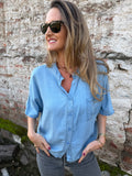 Blusa tencel clásica celeste