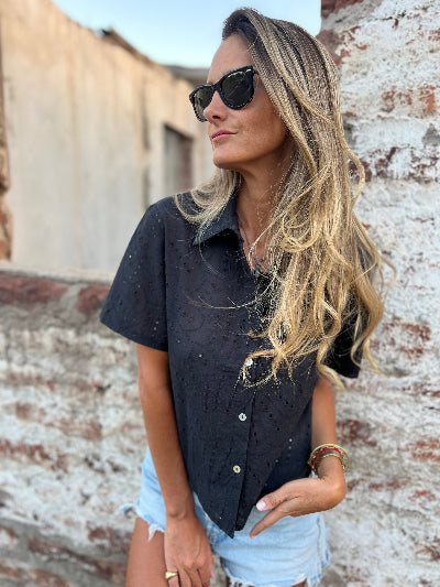 Blusa súper broderie negra
