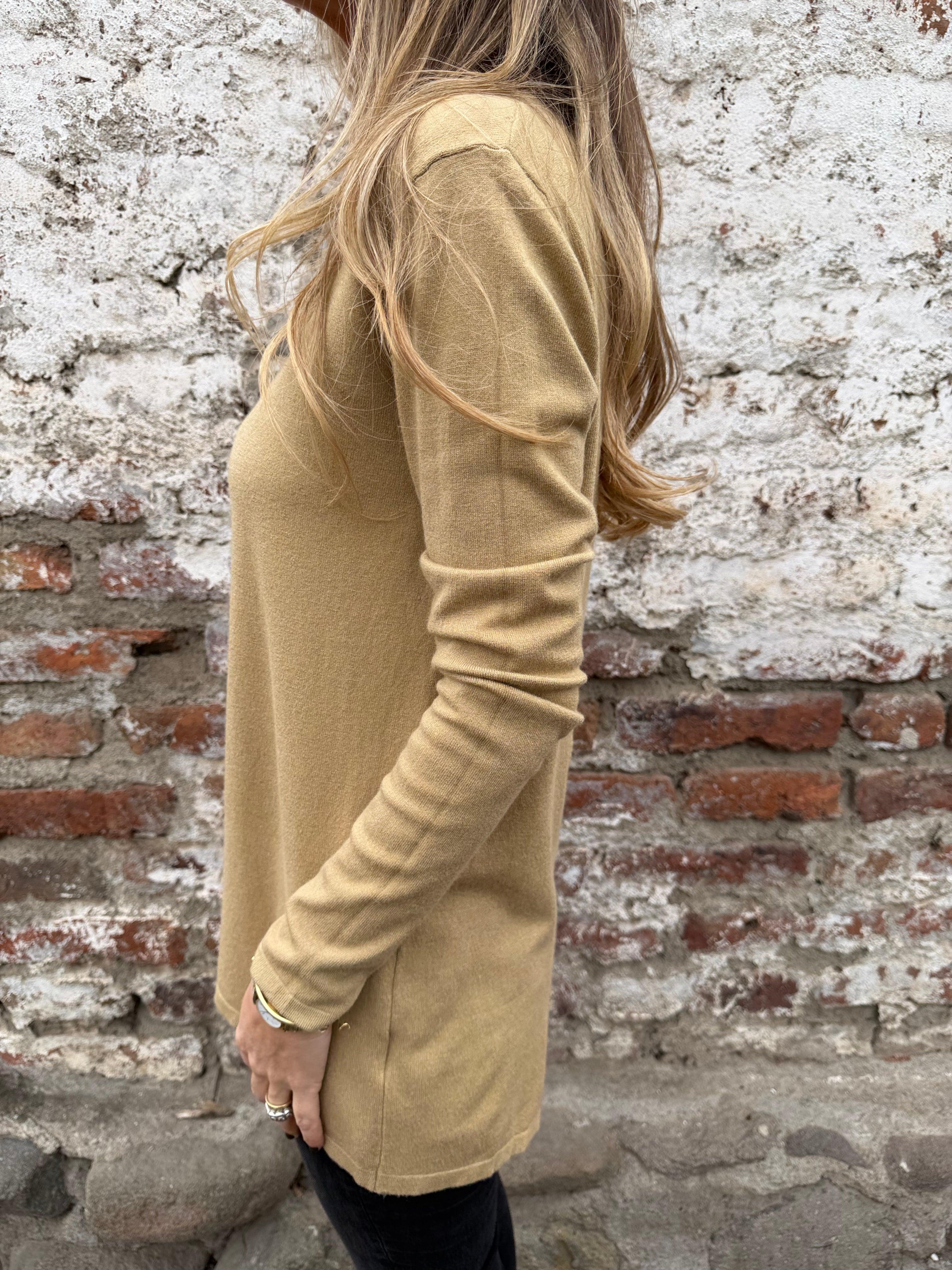 Chaleco básico mini botones espalda camel