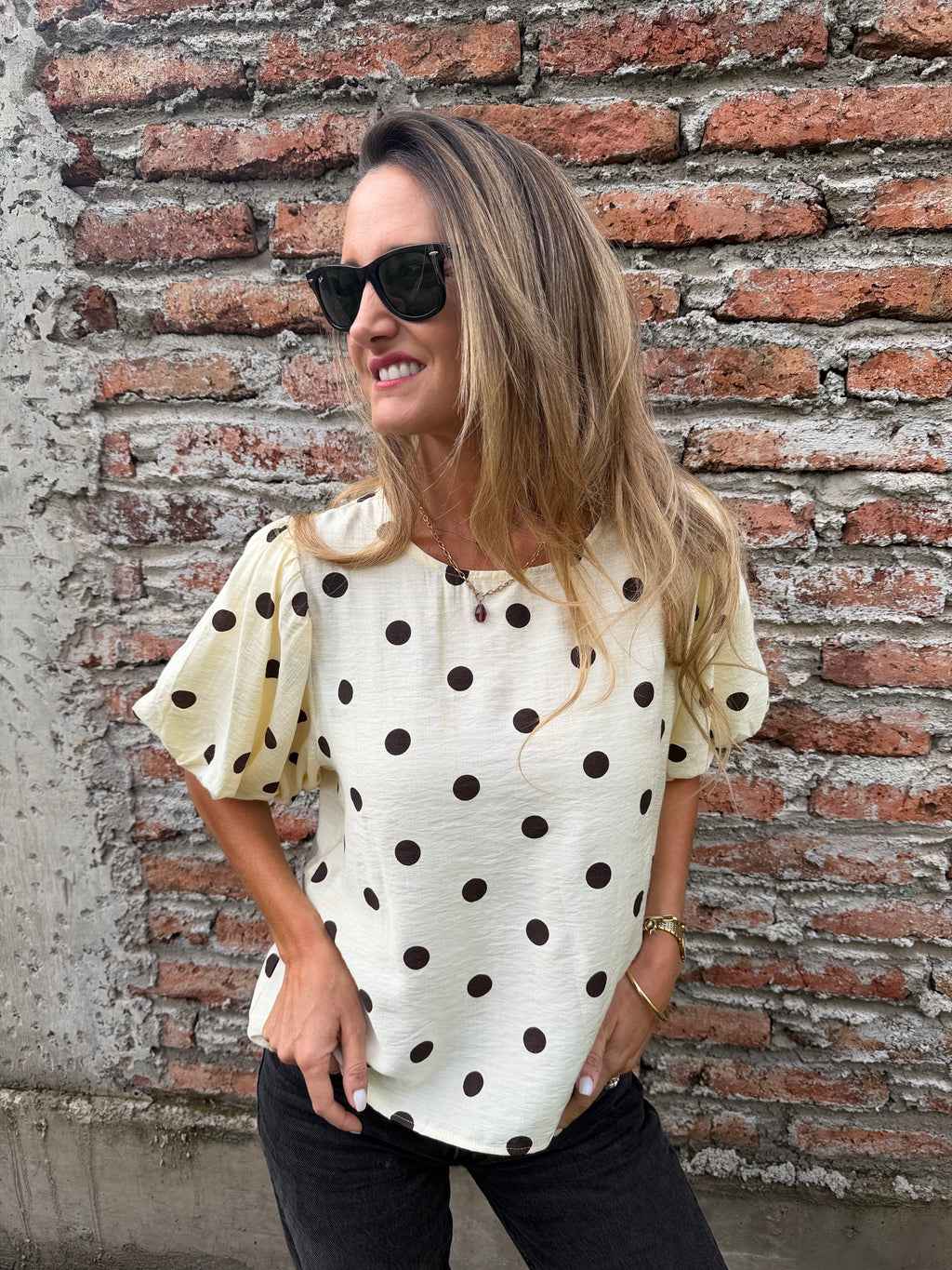 Blusa lunares mangas abullonadas amarillo claro