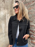 Chaqueta suede tachitas negra