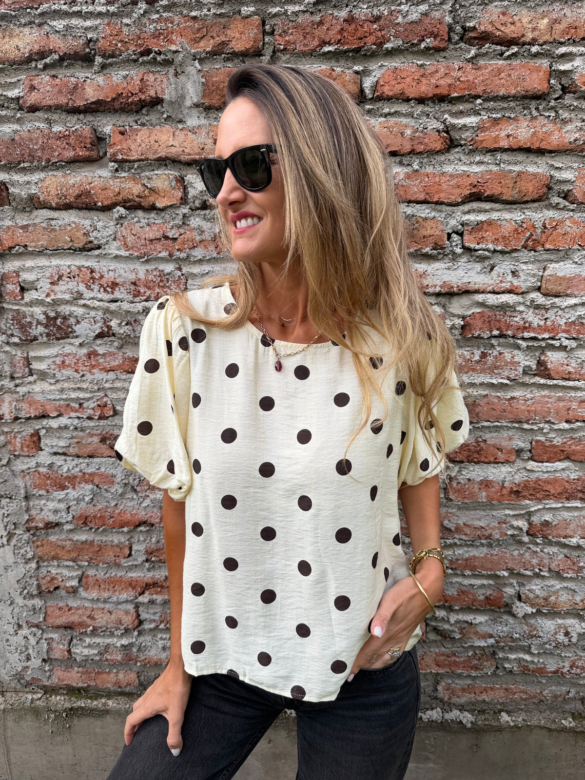 Blusa lunares mangas abullonadas amarillo claro