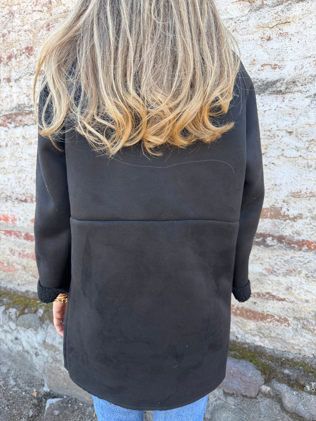 Gamulán suede chiporro negro