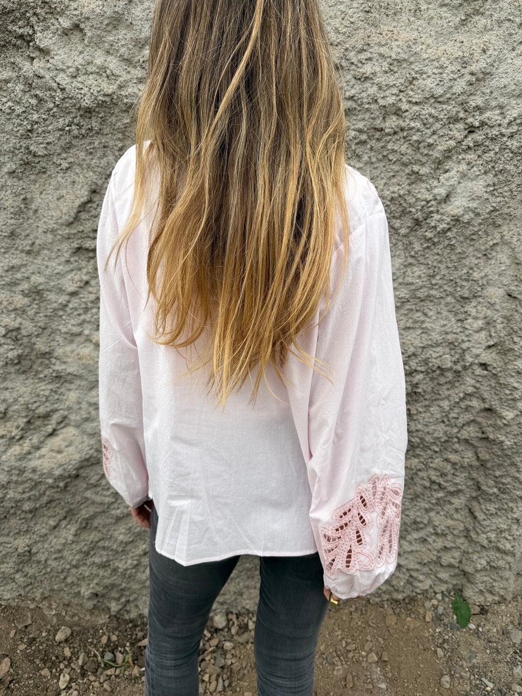 Blusa botoncitos coqueta broderie rosado