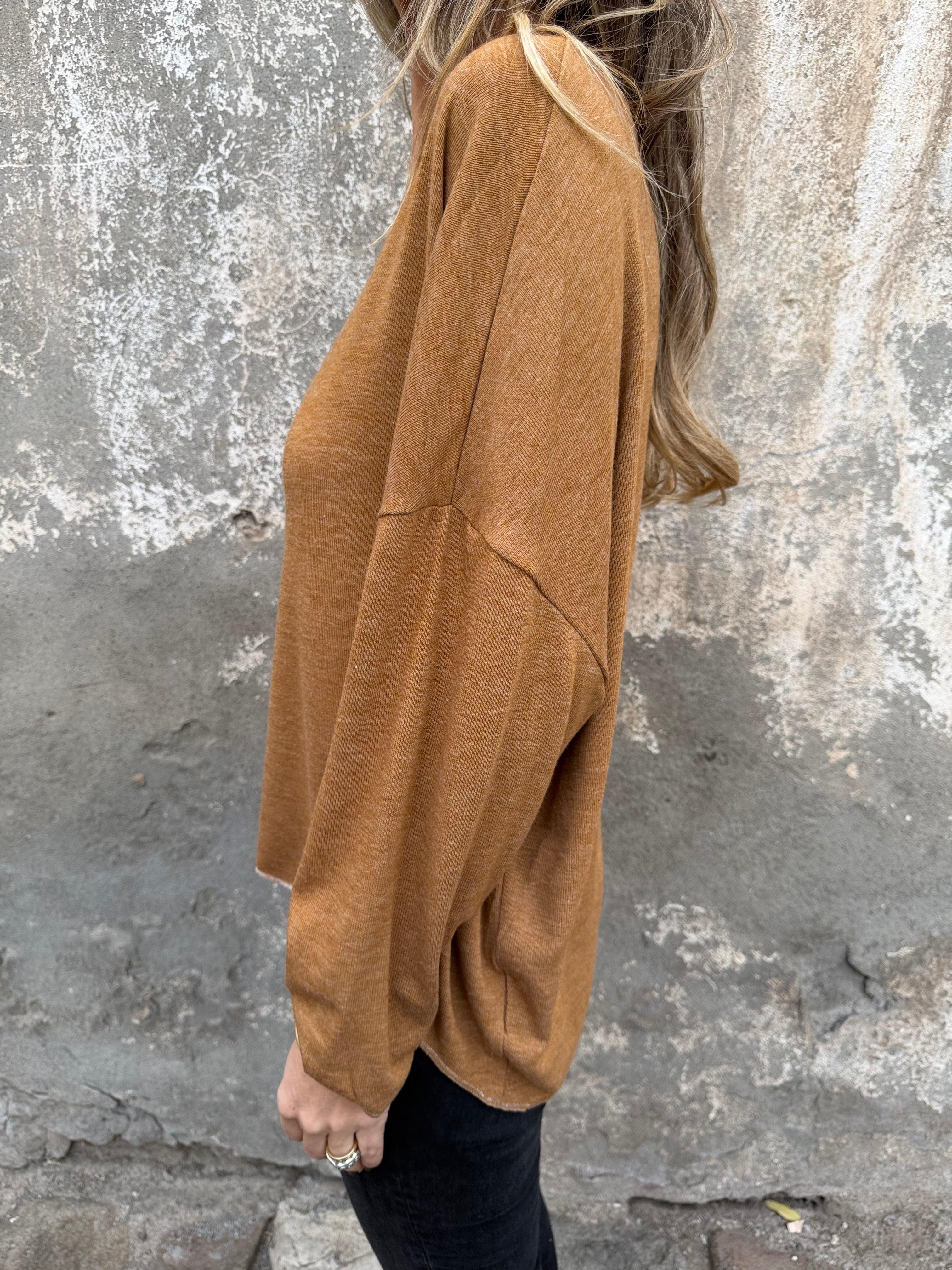 Maxxi polera lanilla bordes plateados camel