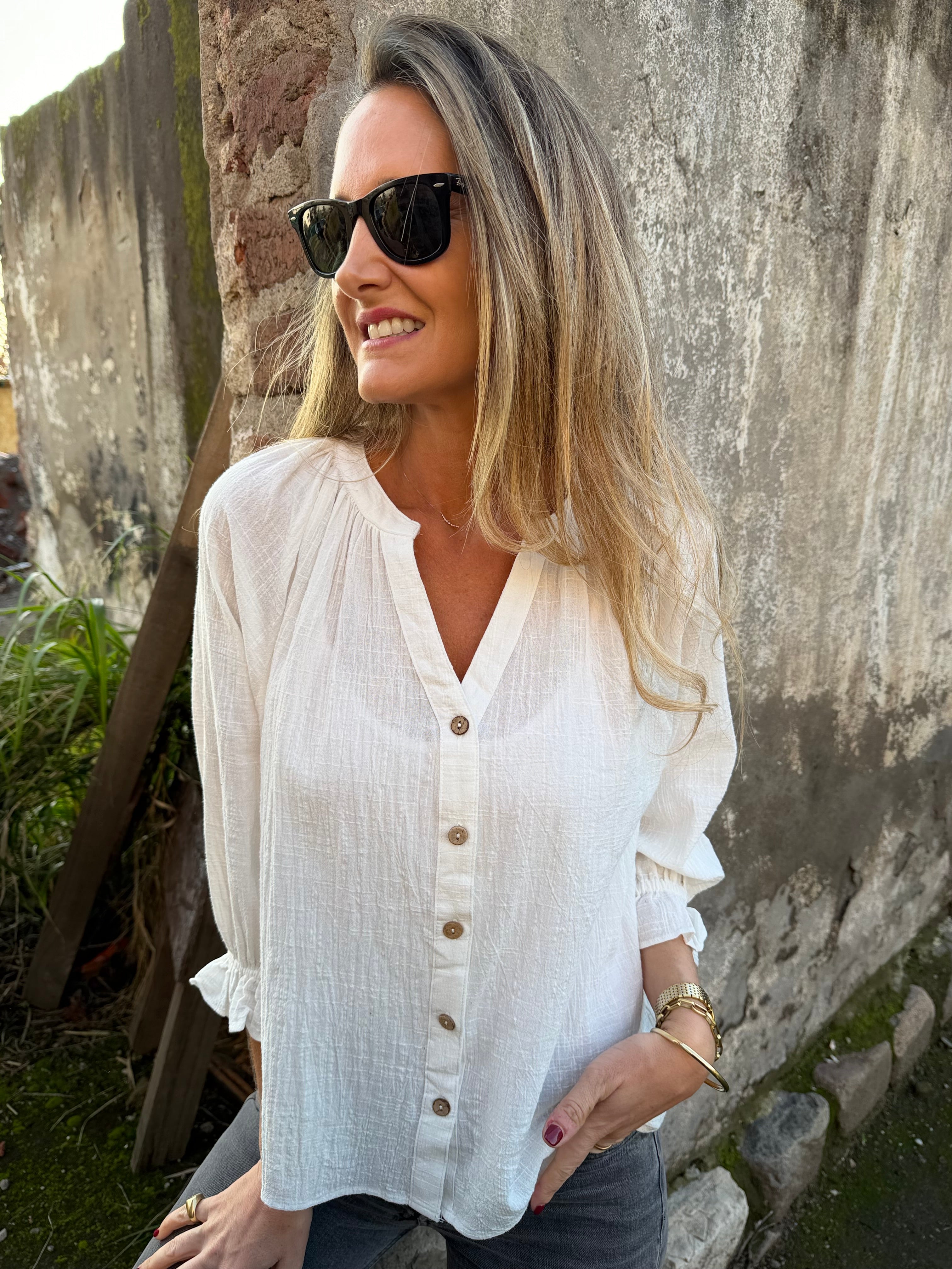 Blusa bámbula botones madera blanca