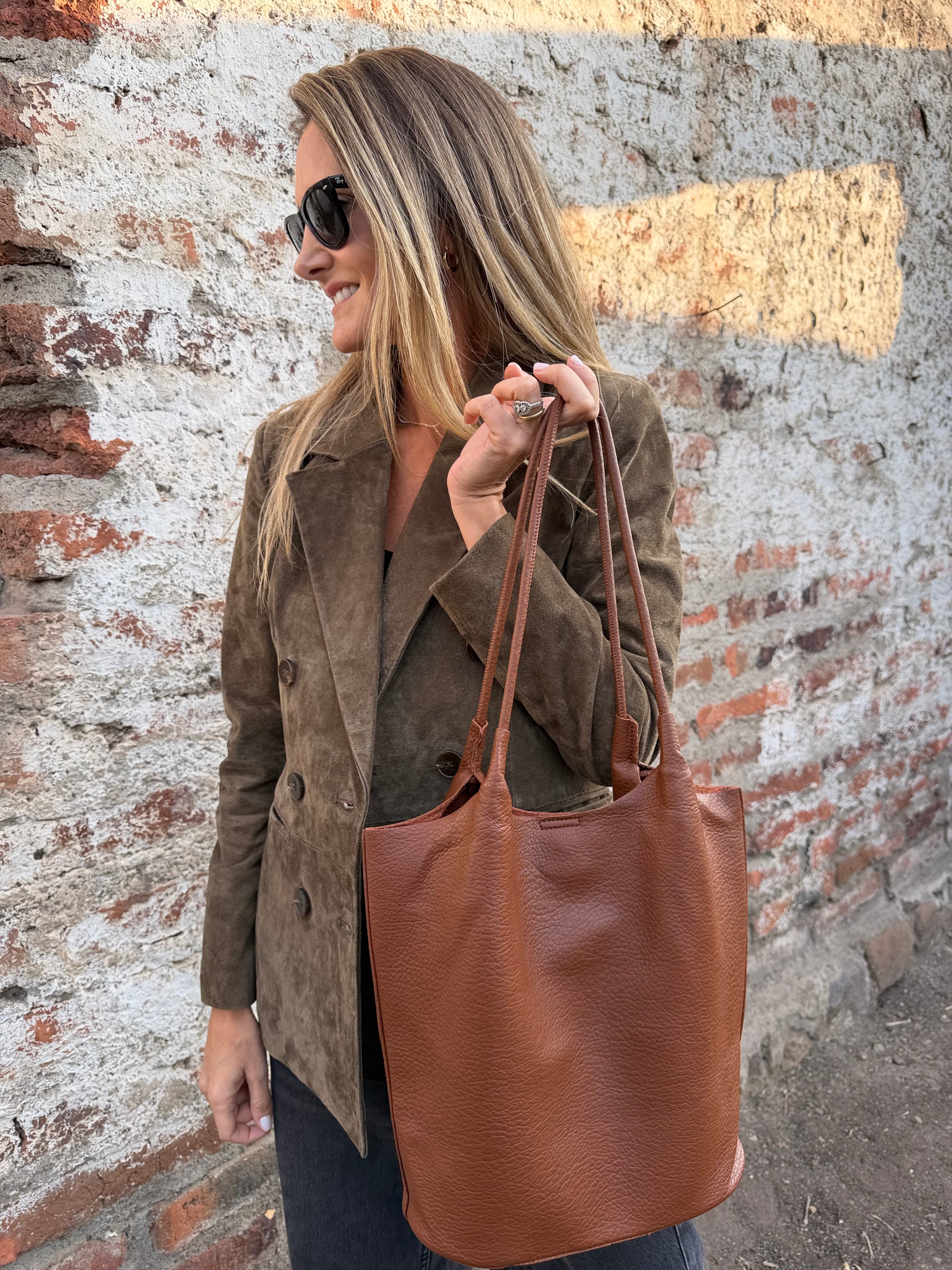 Tote clásico efecto cuero graneado caramelo