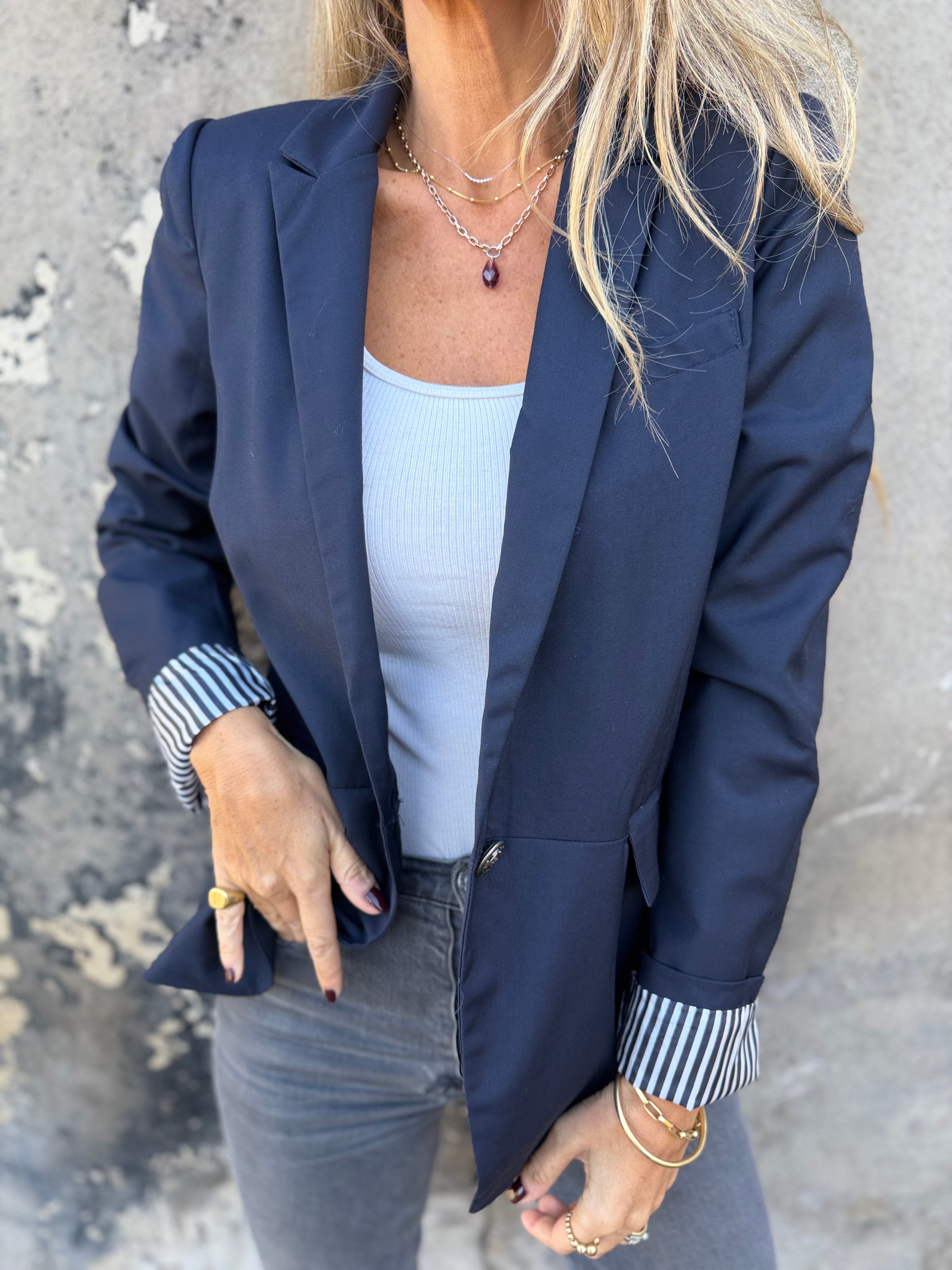Blazer gabardina delgada con doblez rayado azul marino
