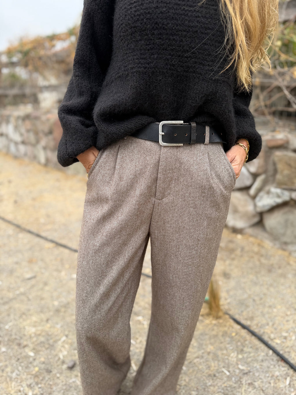 New Pantalón sastre beige