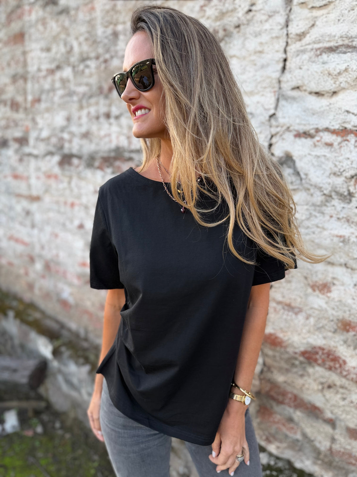 Polera largo irregular negra