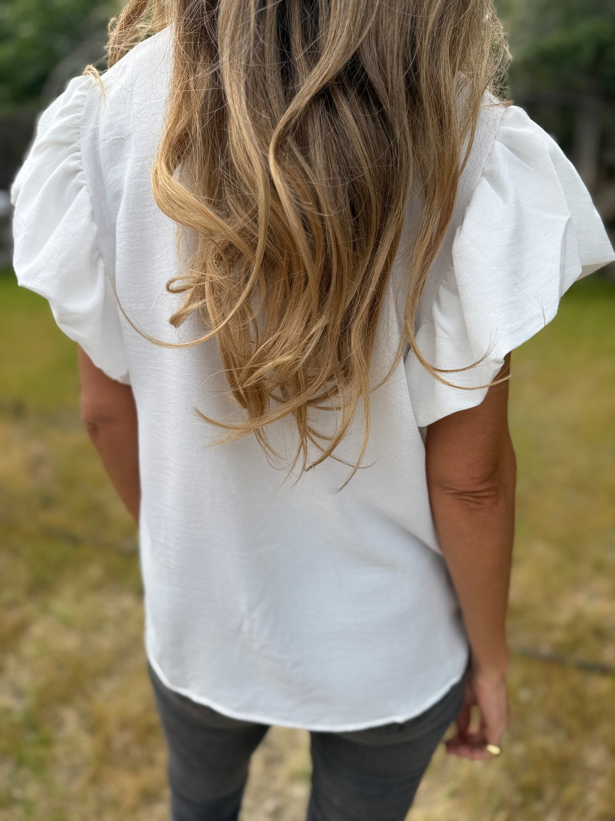 Blusa crep vuelitos mangas blanca