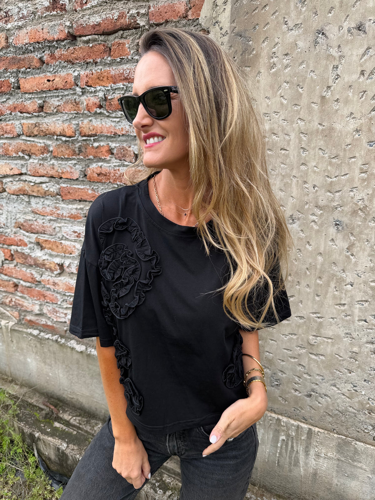 Polera las flores negra