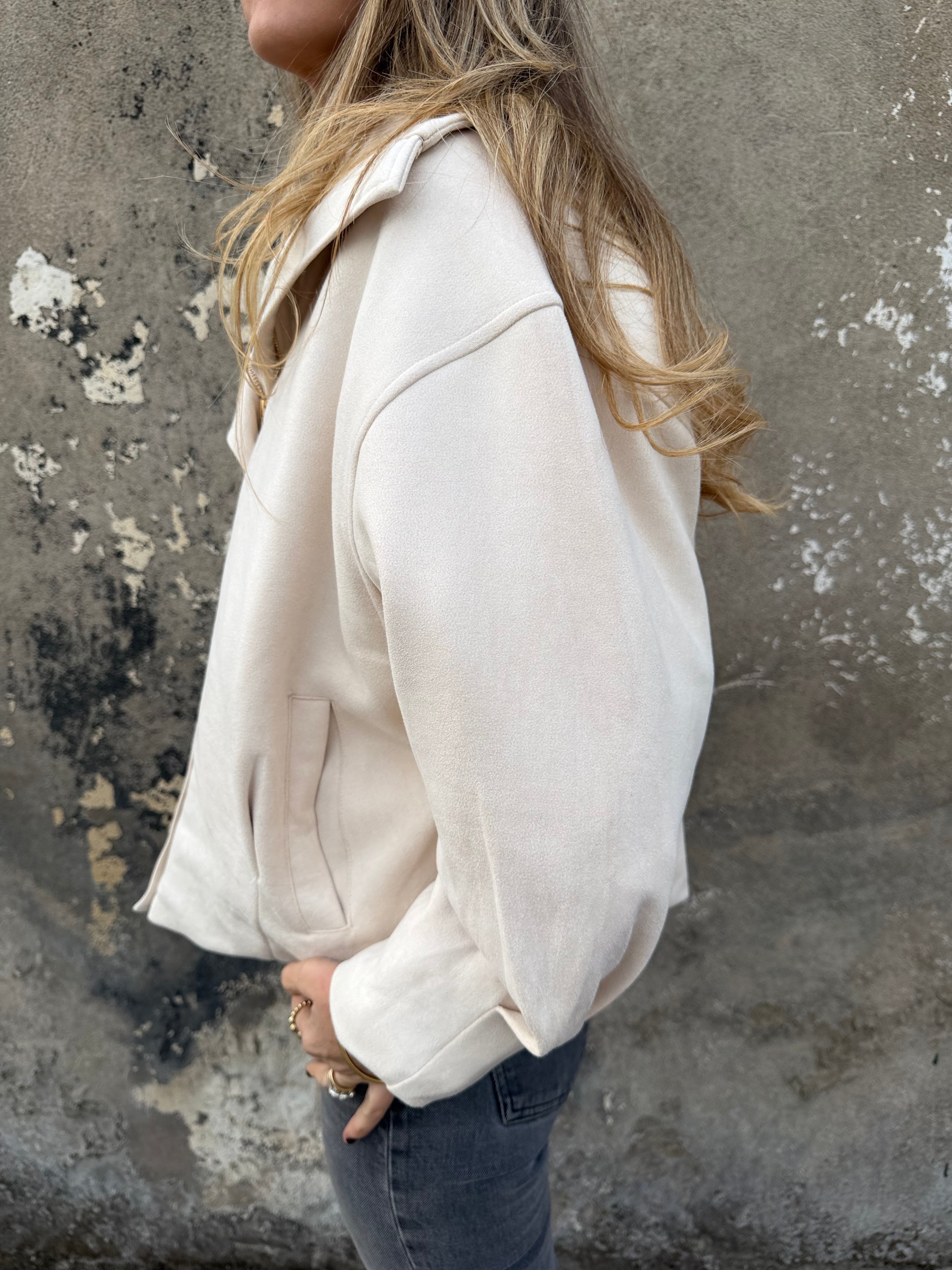 Chaqueta gamuza acolchada marfil