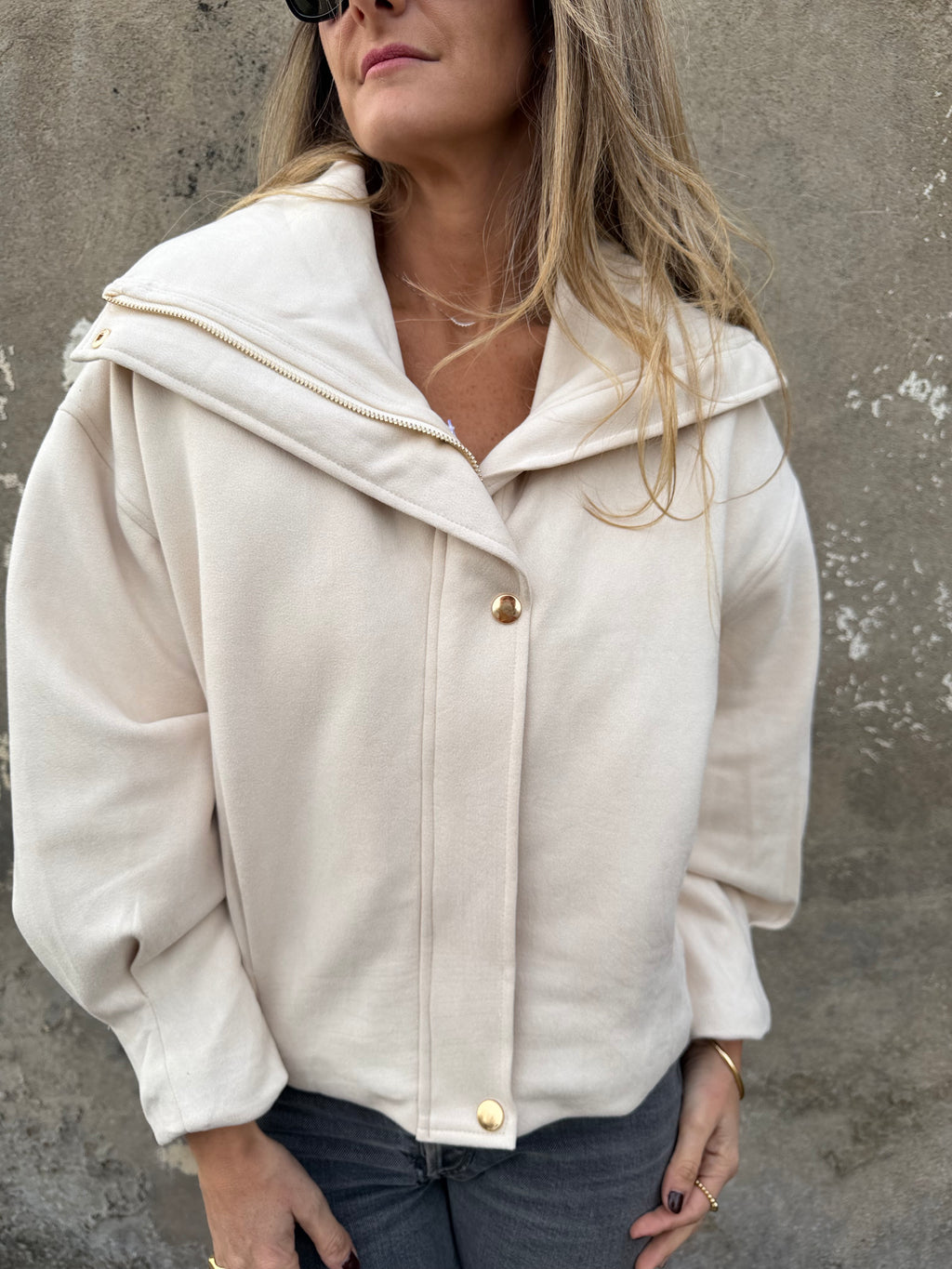 Chaqueta gamuza acolchada marfil