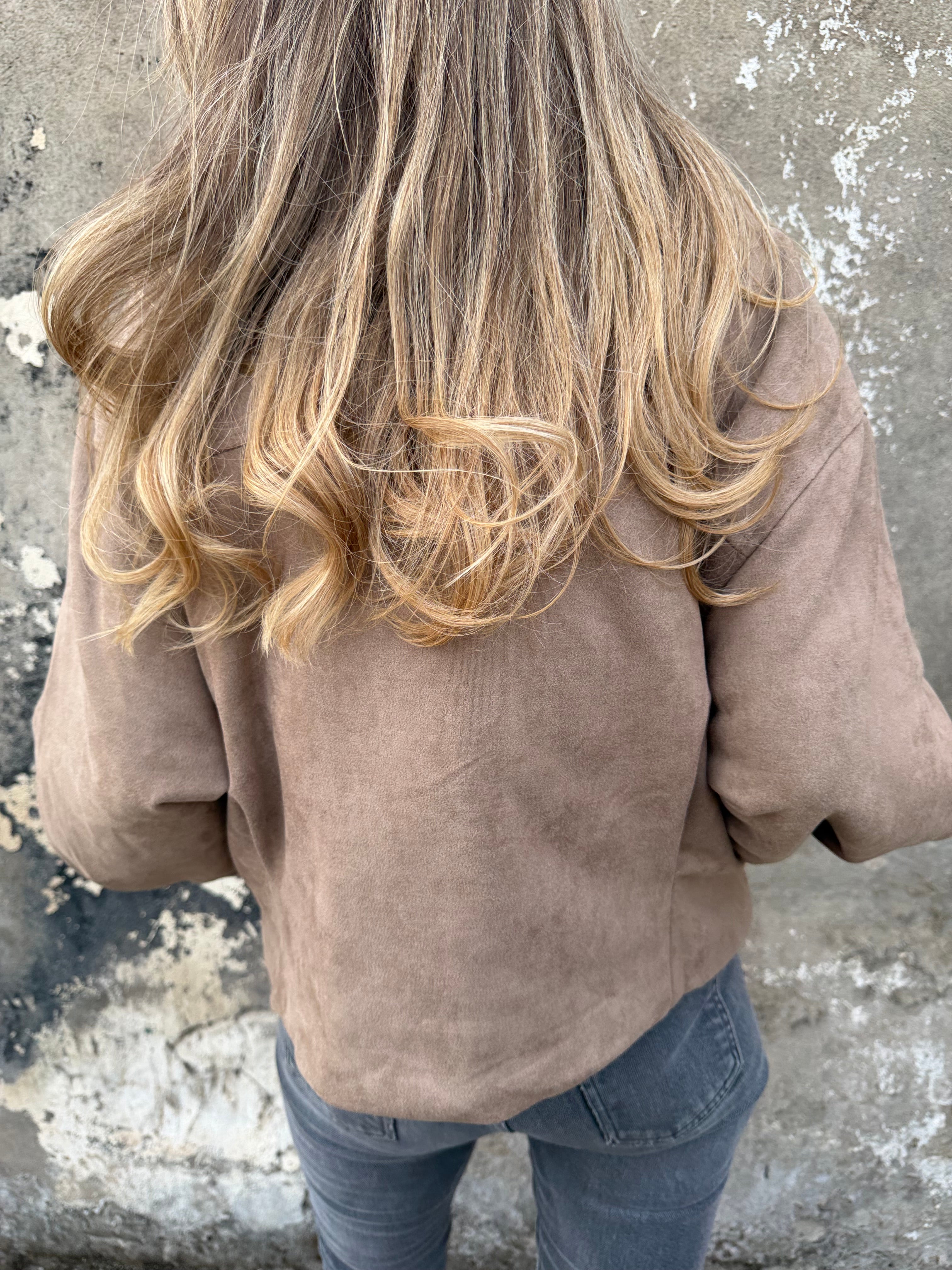 Chaqueta gamuza acolchada camel