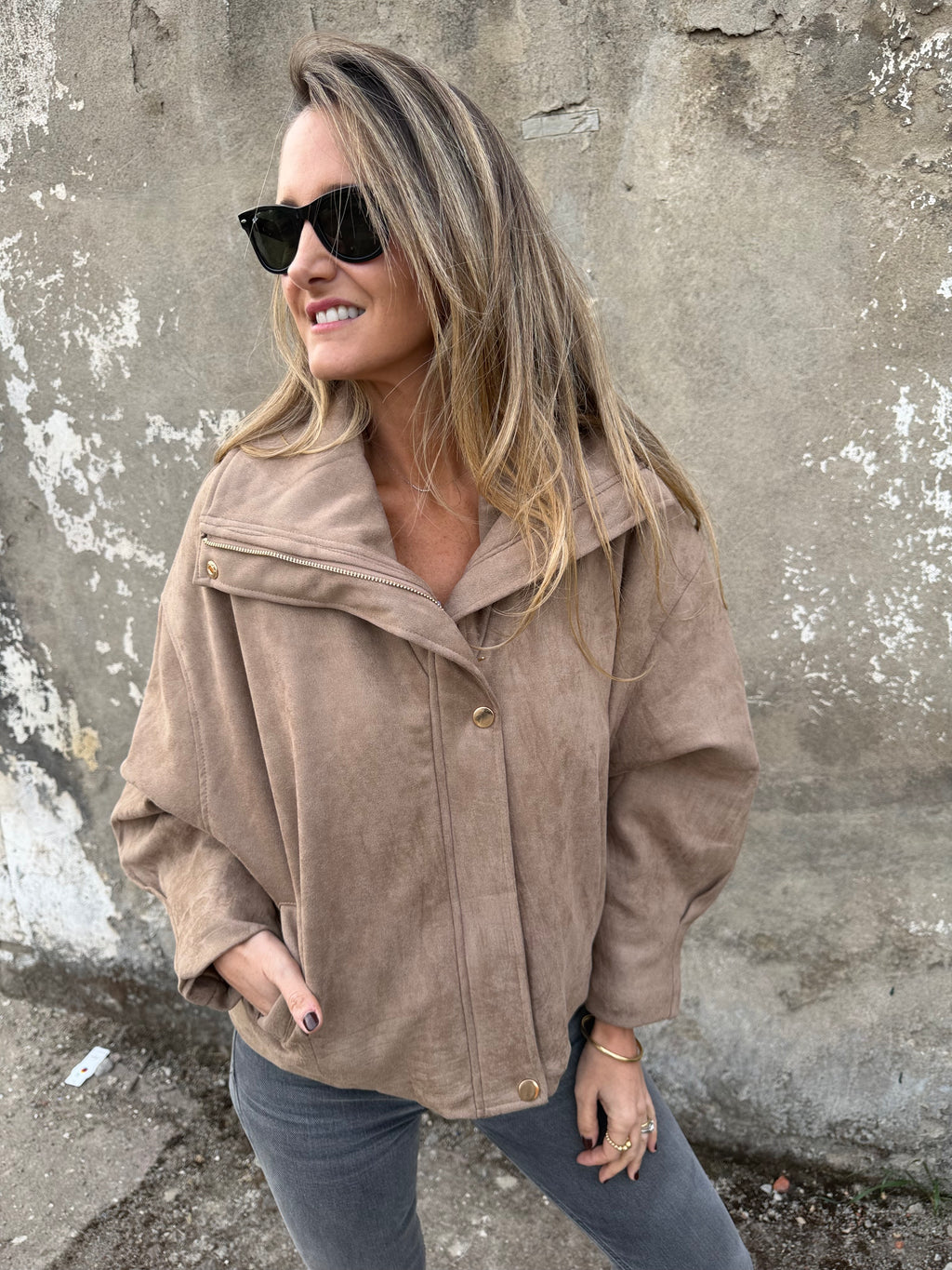 Chaqueta gamuza acolchada camel