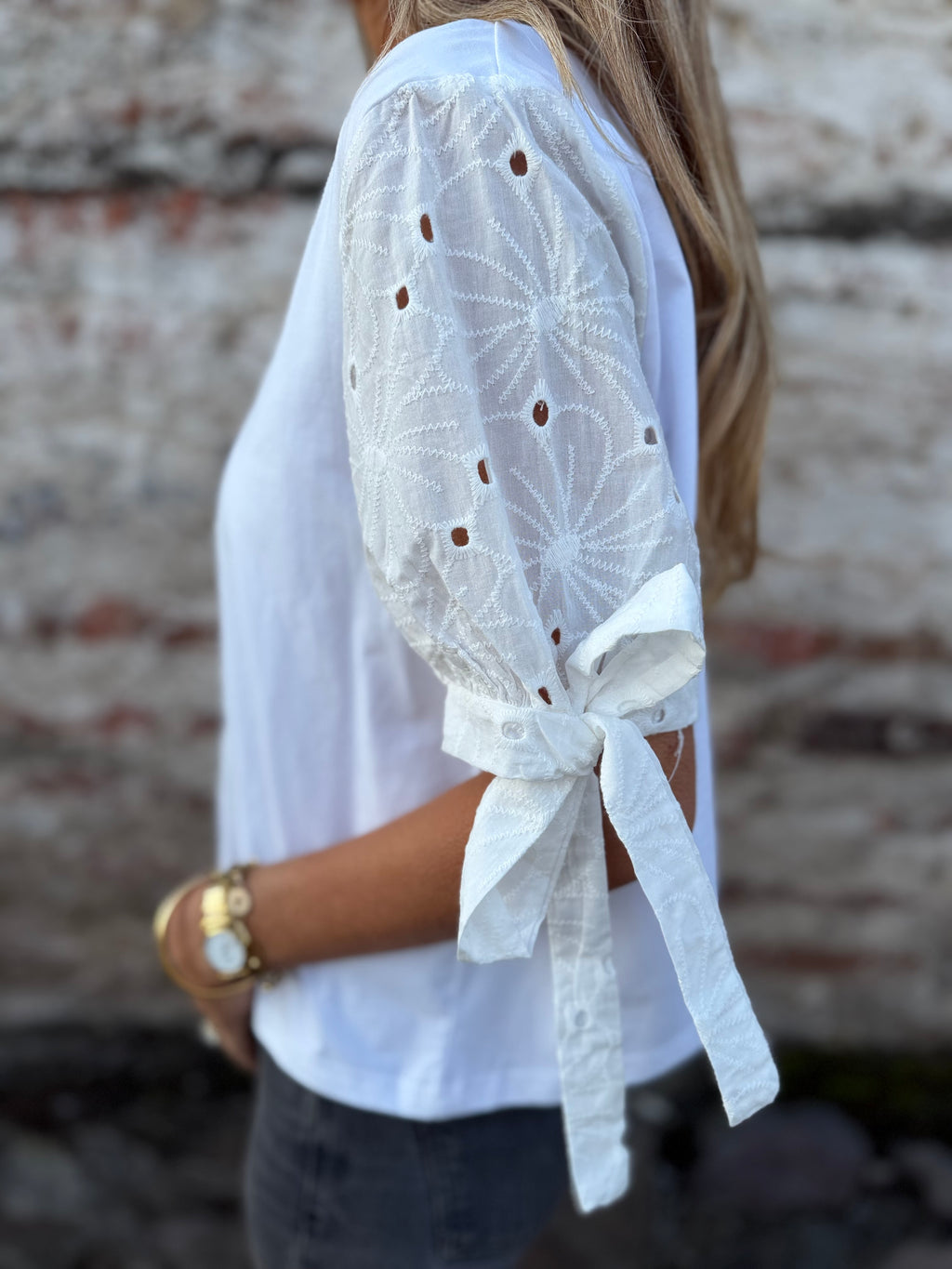Polera mangas broderie amarras blanca