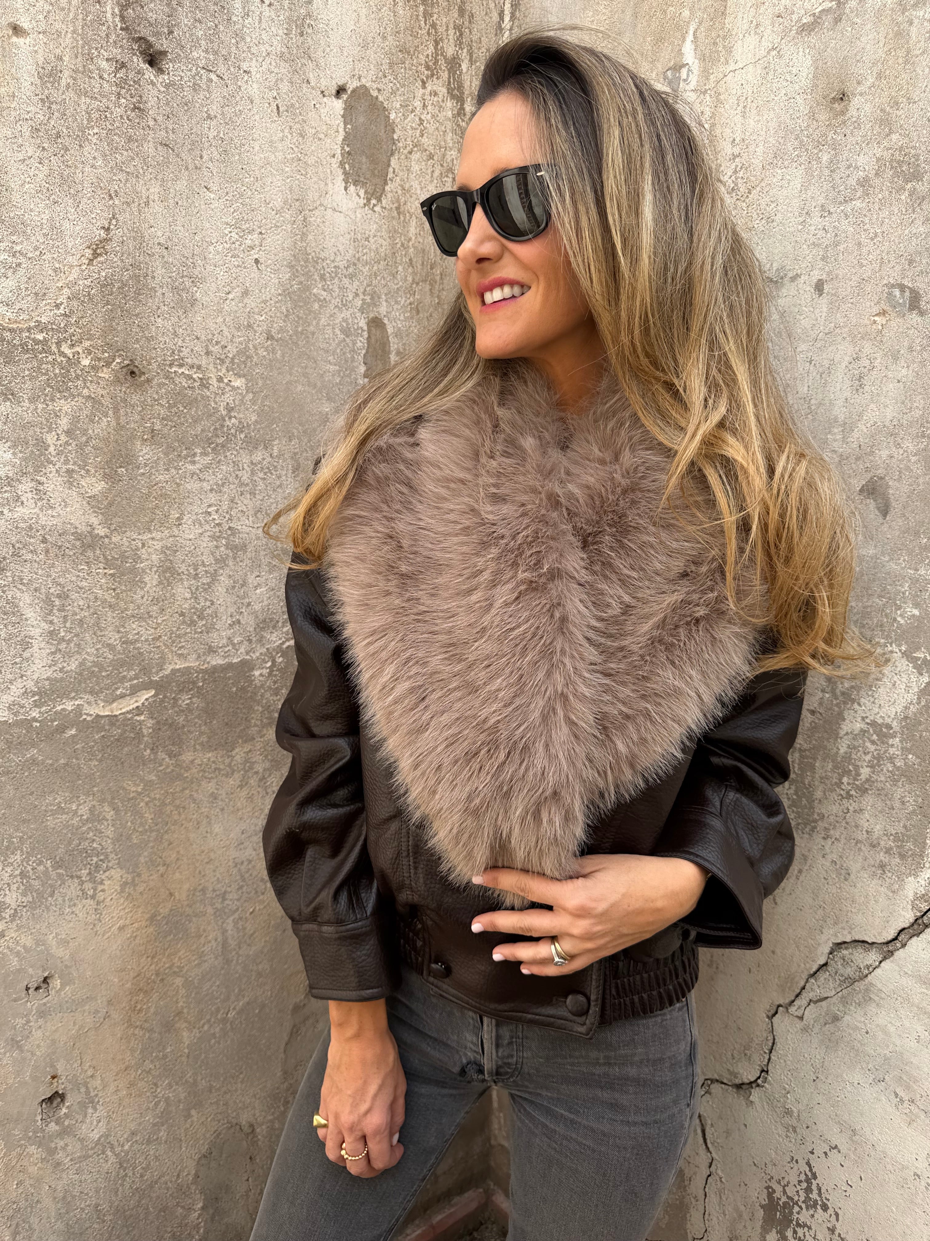 Bomber efecto cuero graneado cuello removible piel café