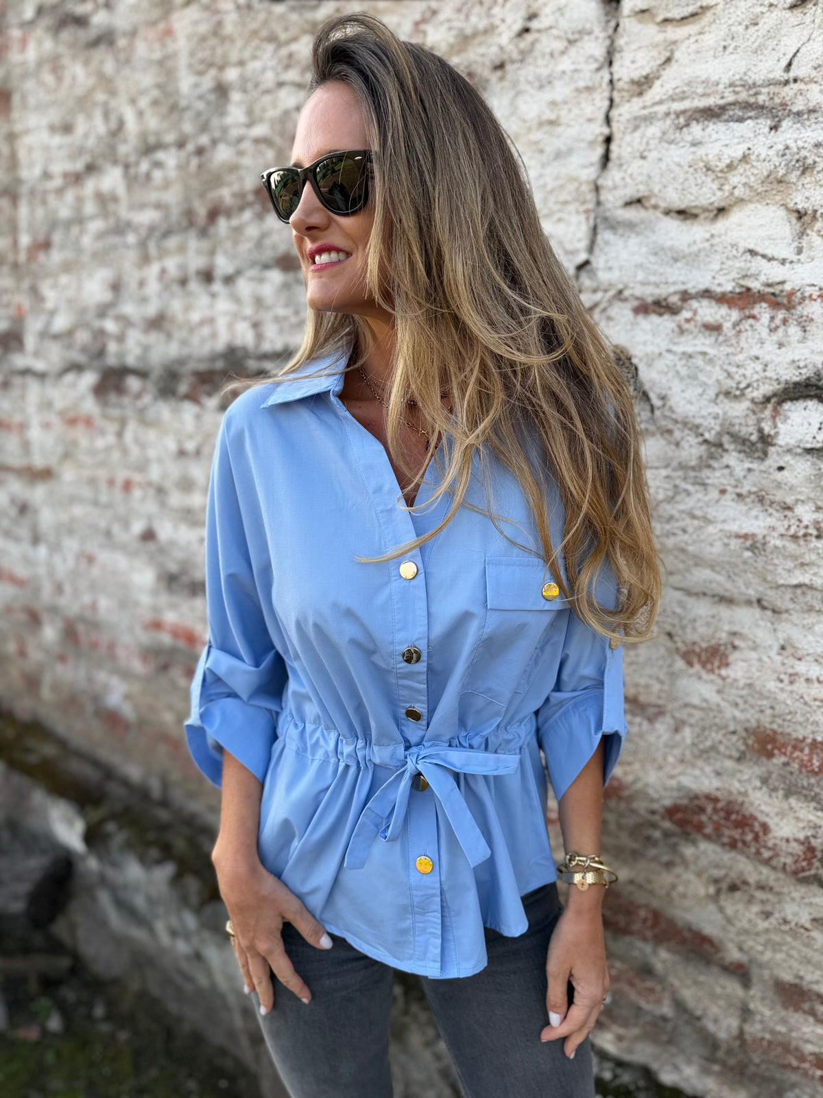 Blusa ajustable cintura celeste