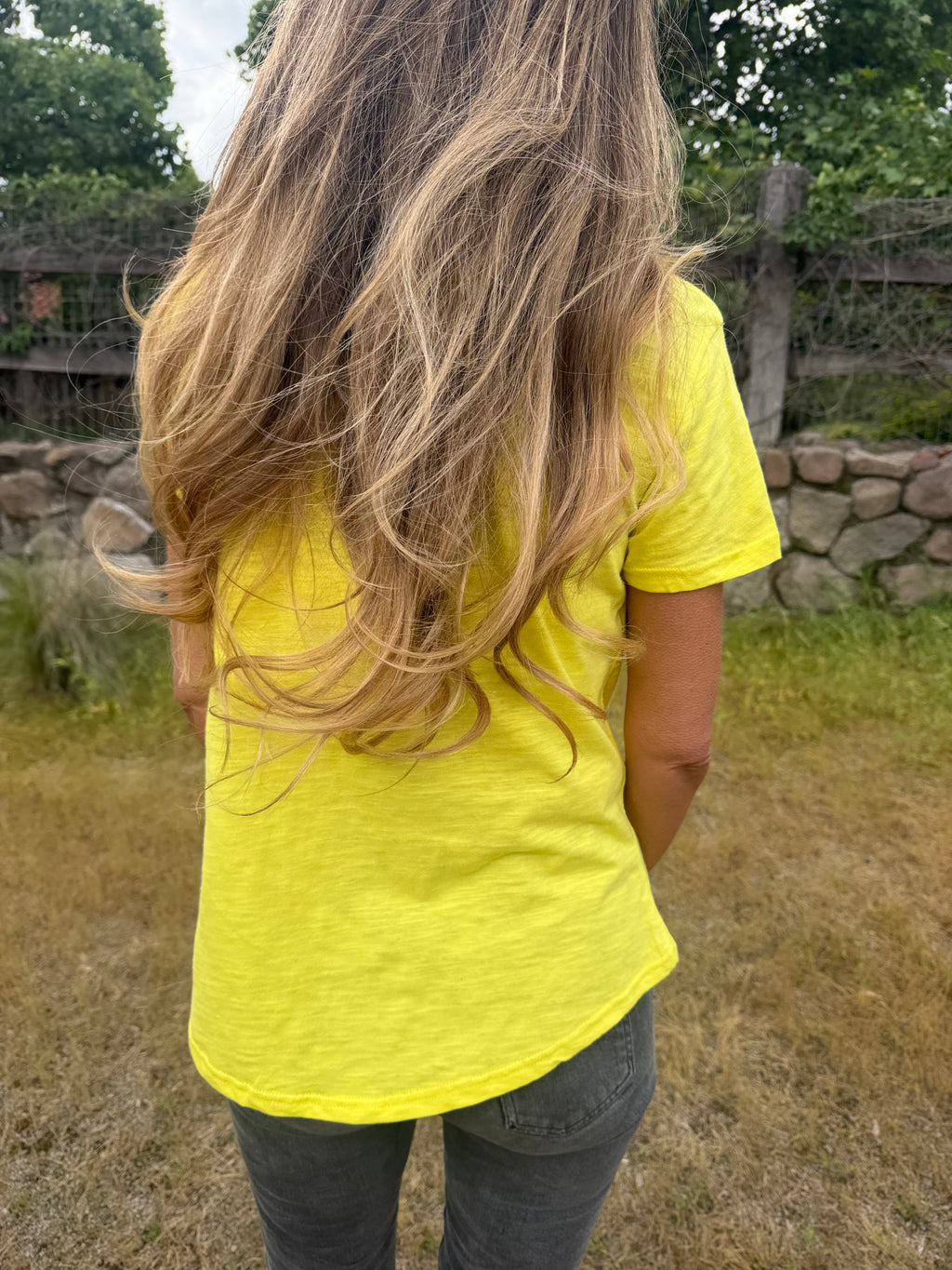 Polera hiper básica algodón amarilla