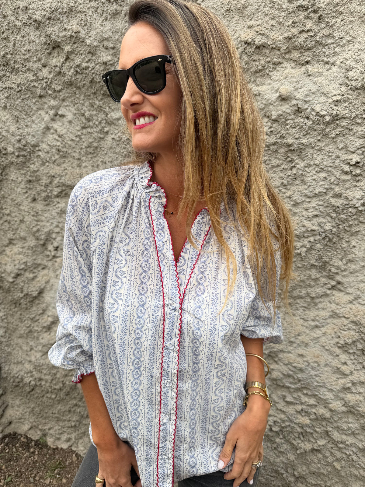 Blusa diseños y manga globo azul